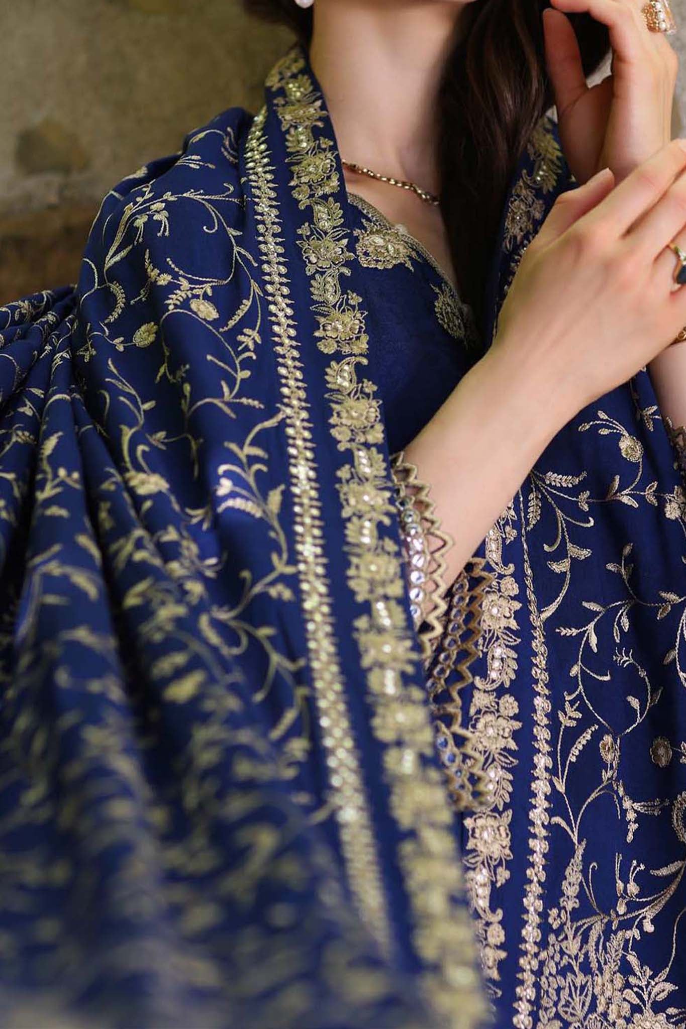 Noor by Saadia Asad Unstitched 3 Piece Luxury Winter Shawl Collection'2023-D-10