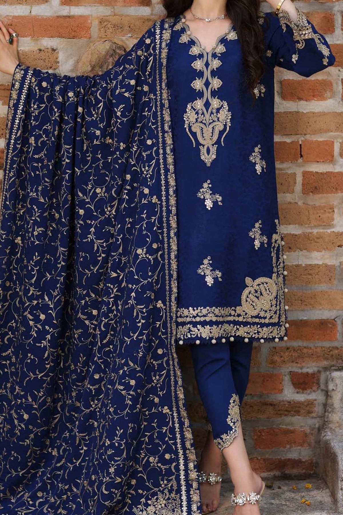 Noor by Saadia Asad Unstitched 3 Piece Luxury Winter Shawl Collection'2023-D-10