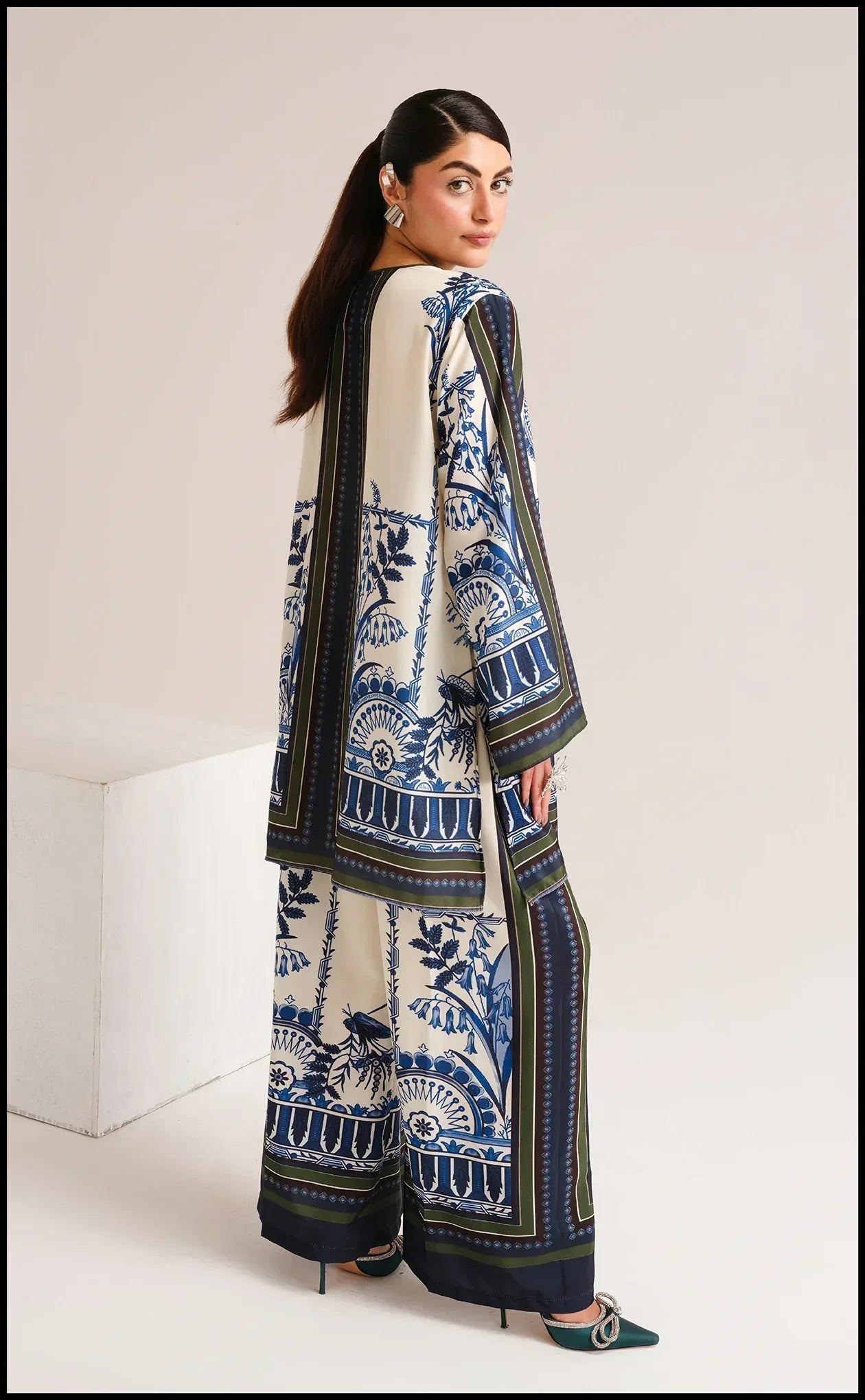 Zaib E Hoor Sapphire Bloom 2pc Stitched Suit