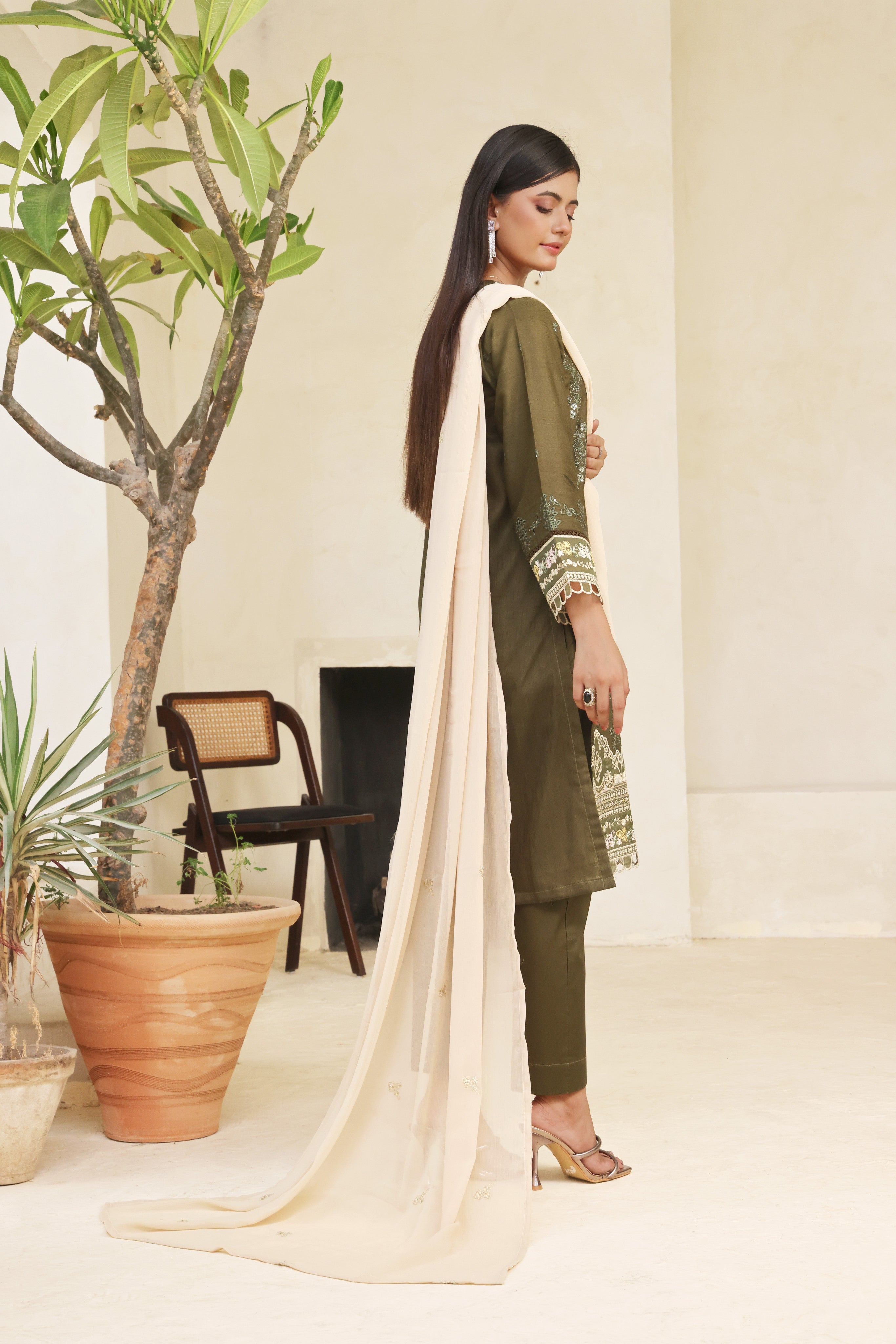 Dressline Meher  Stitched 3 Piece Emb Self Lawn Jacquard Collection