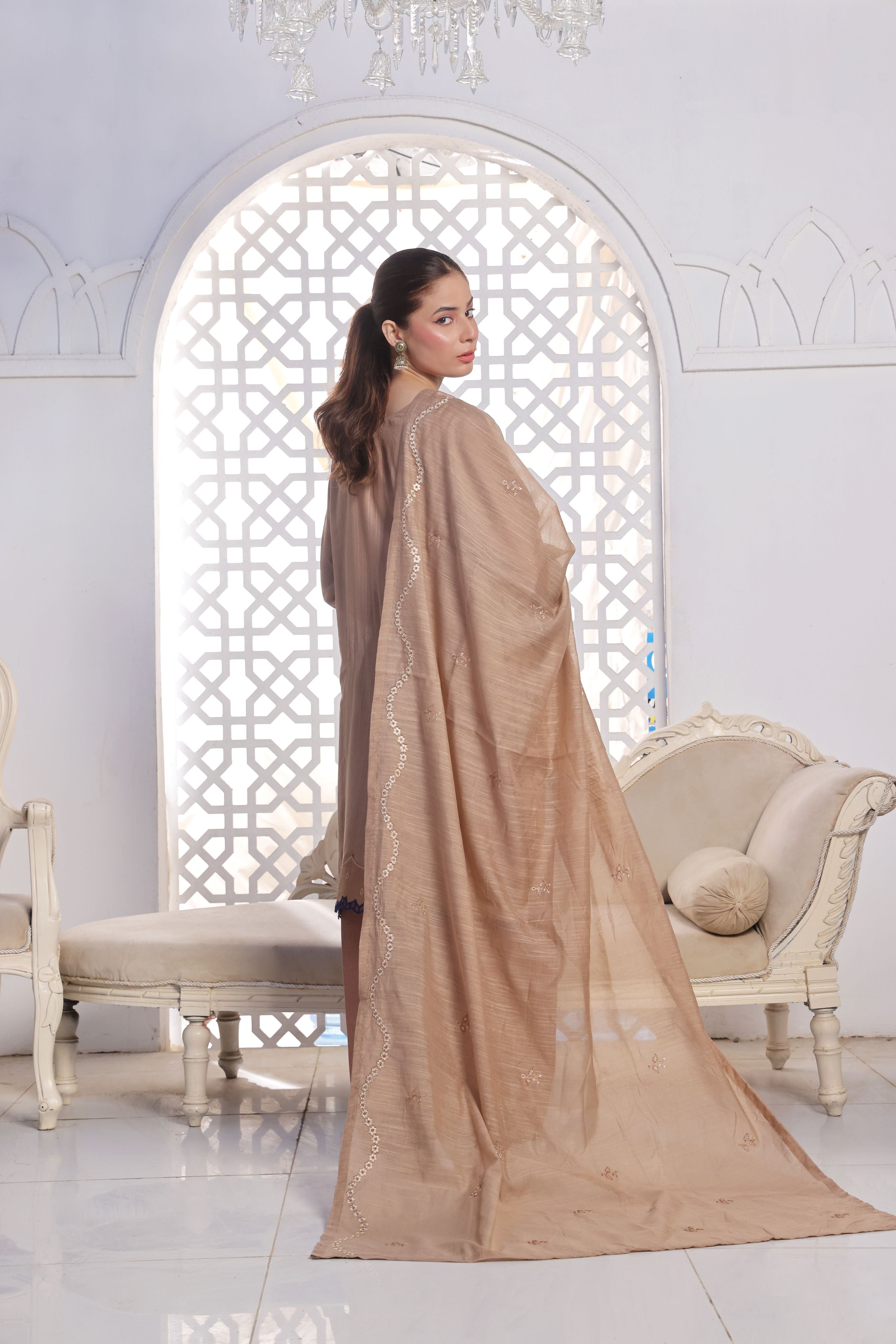Dressline Subh-E-Bahar A Breathtaking Blend Of Luxury Dora Lawn & Munnar Elegance