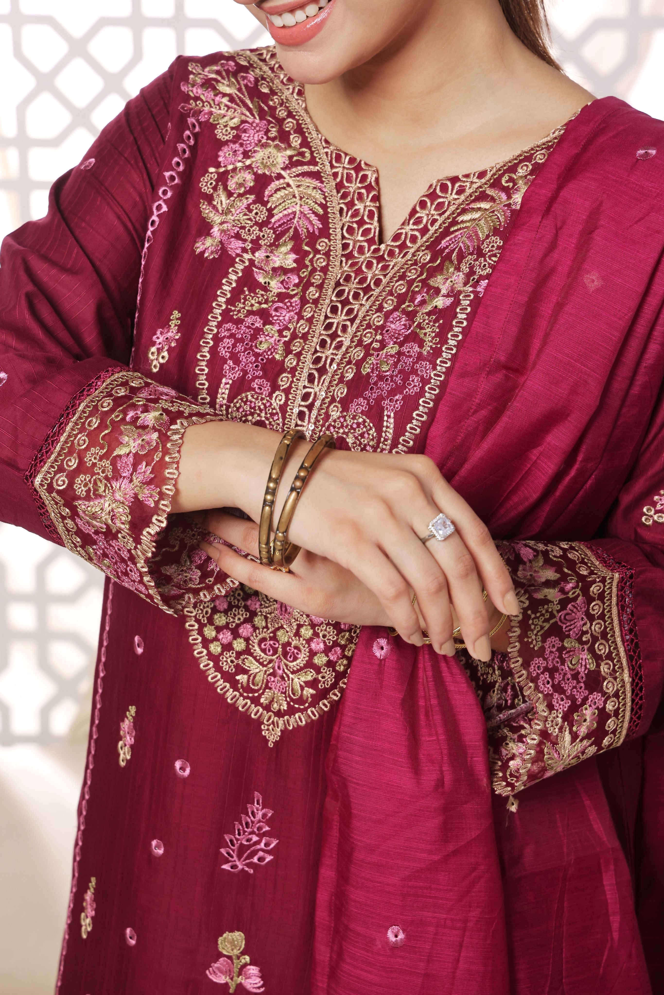 Dressline Subh-E-Bahar A Breathtaking Blend Of Luxury Dora Lawn & Munnar Elegance