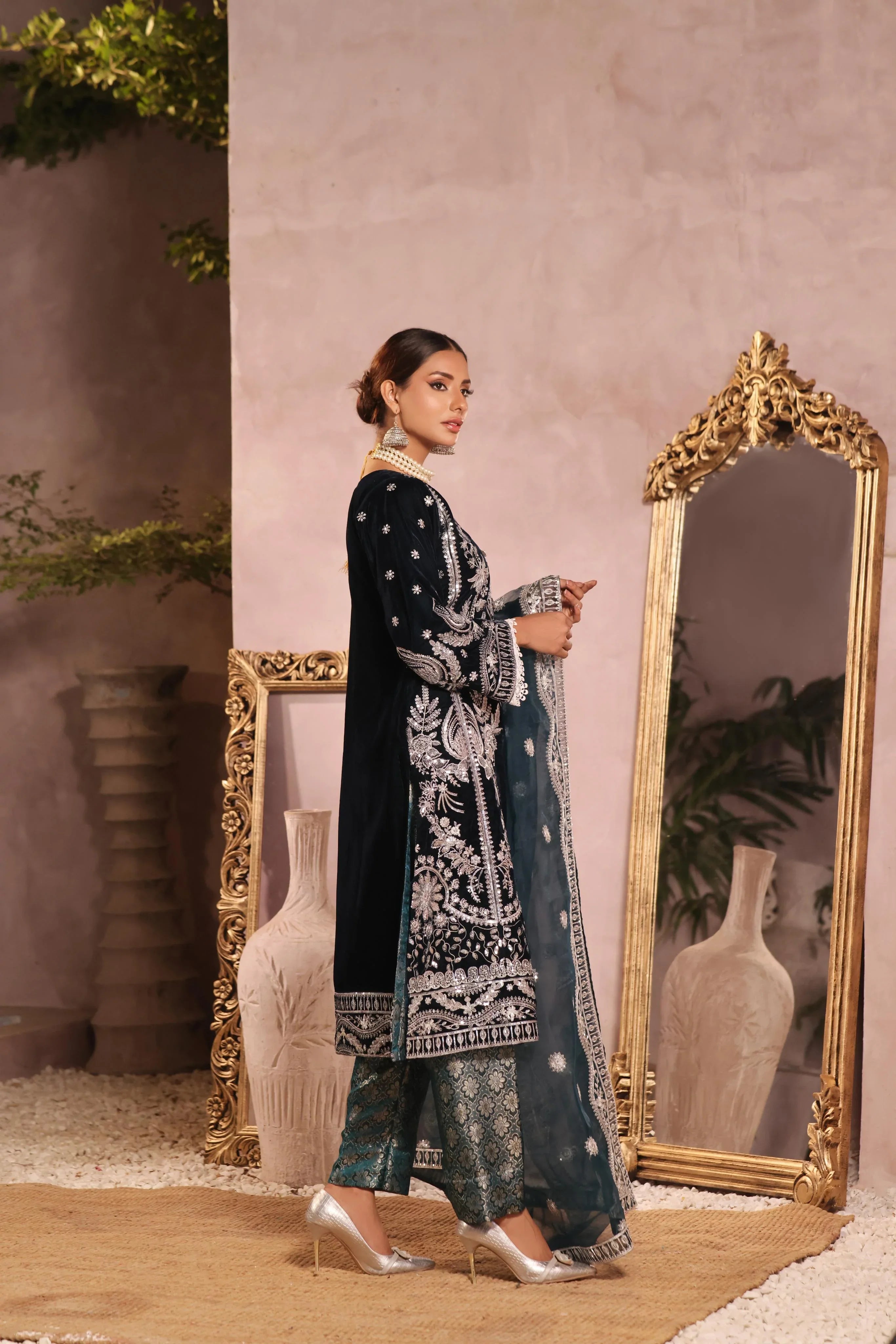 Dressline Unstitched 3 Pc Emb Luxury Velvet Collection