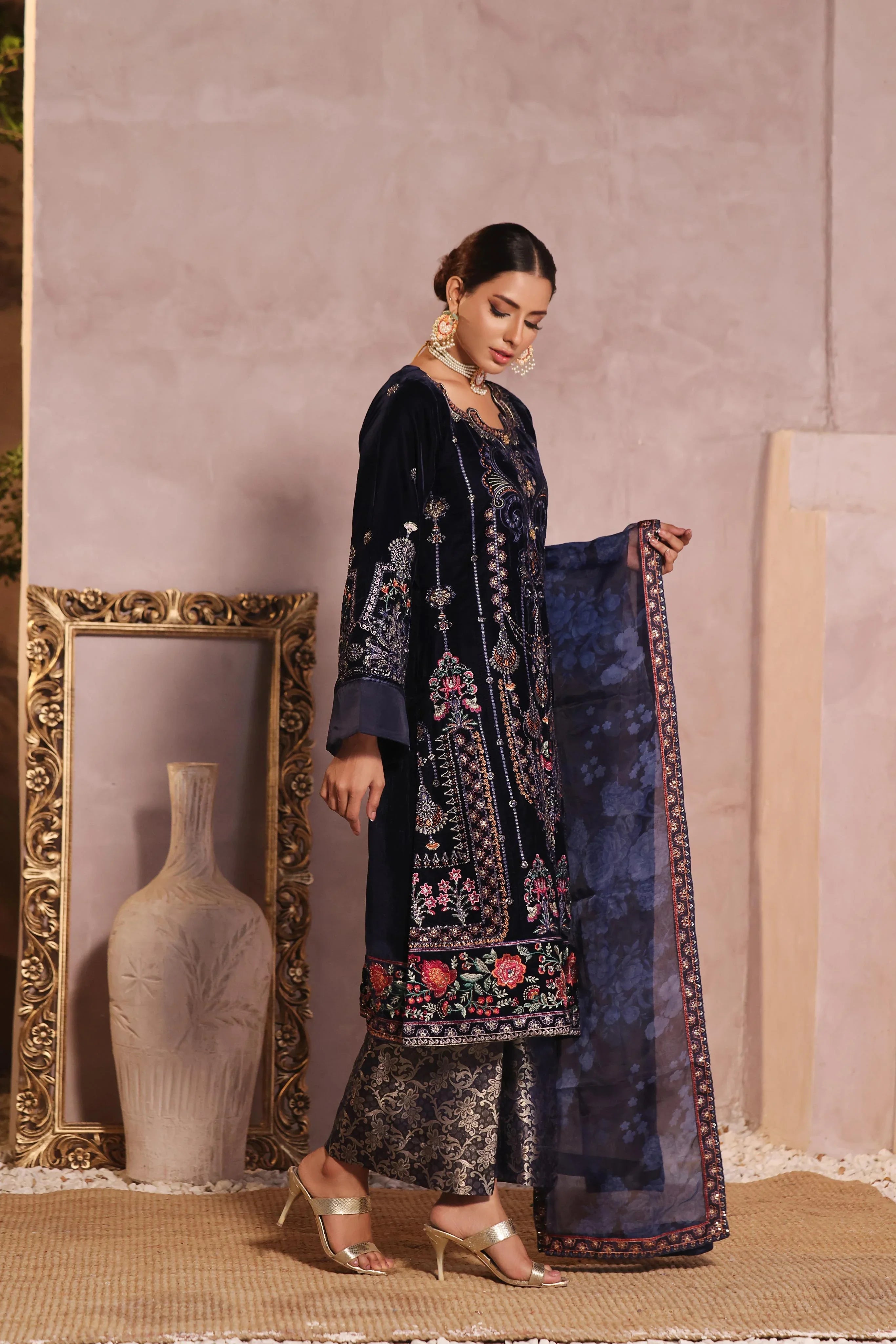 Dressline Unstitched 3 Pc Emb Luxury Velvet Collection