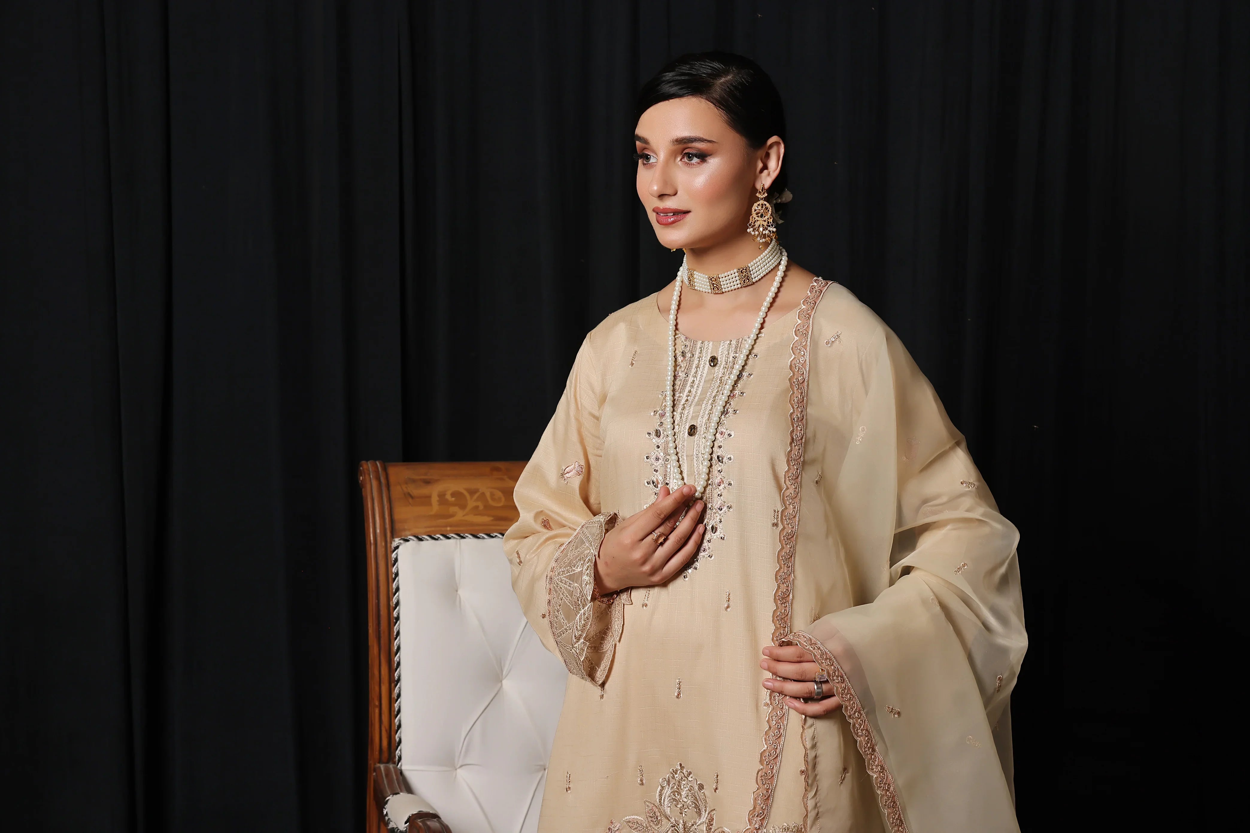 Dressline 3 Piece Emb Chikankari Lawn Suit 538
