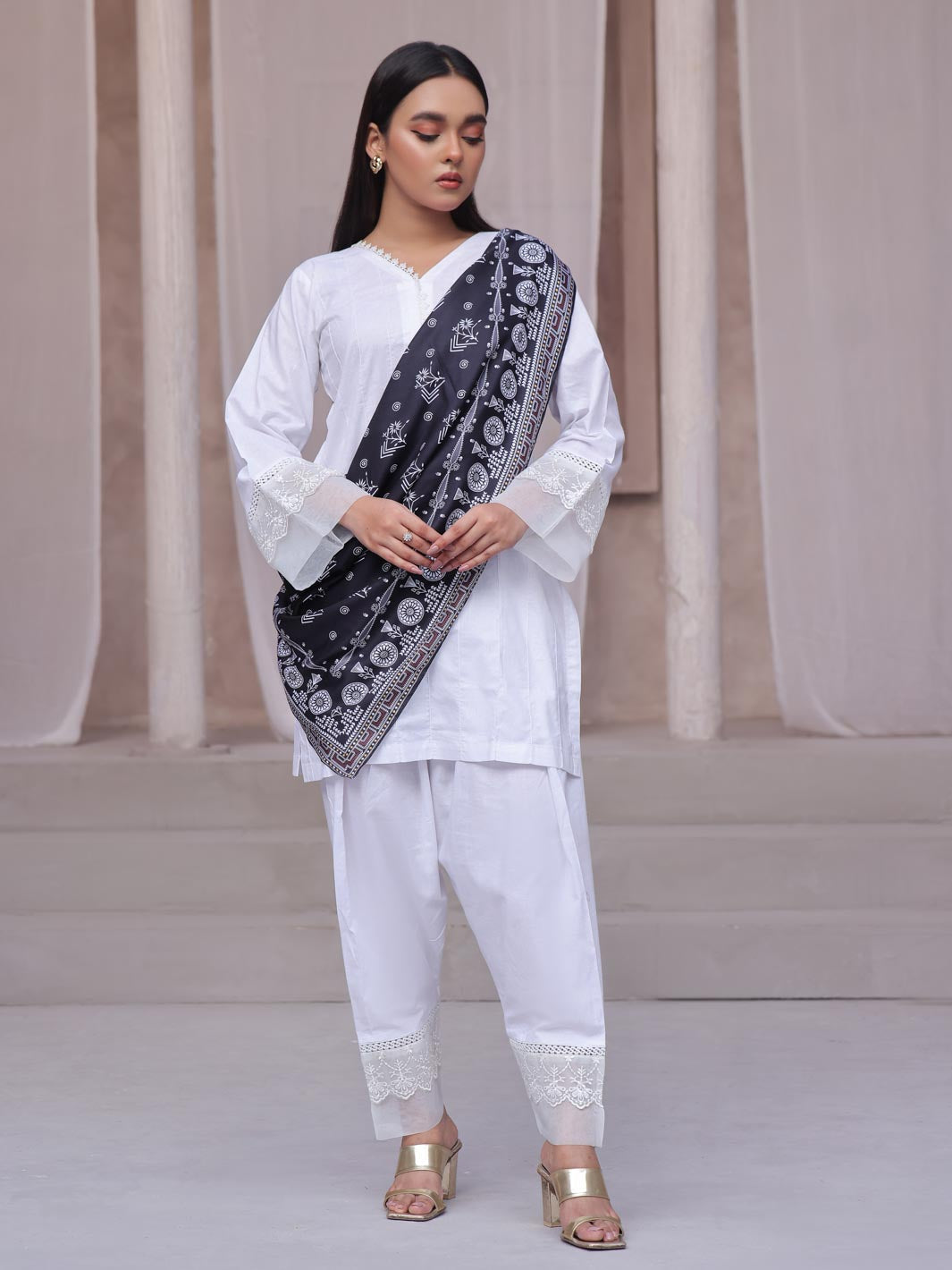 TNG Rounaq Scarf Collection'2024