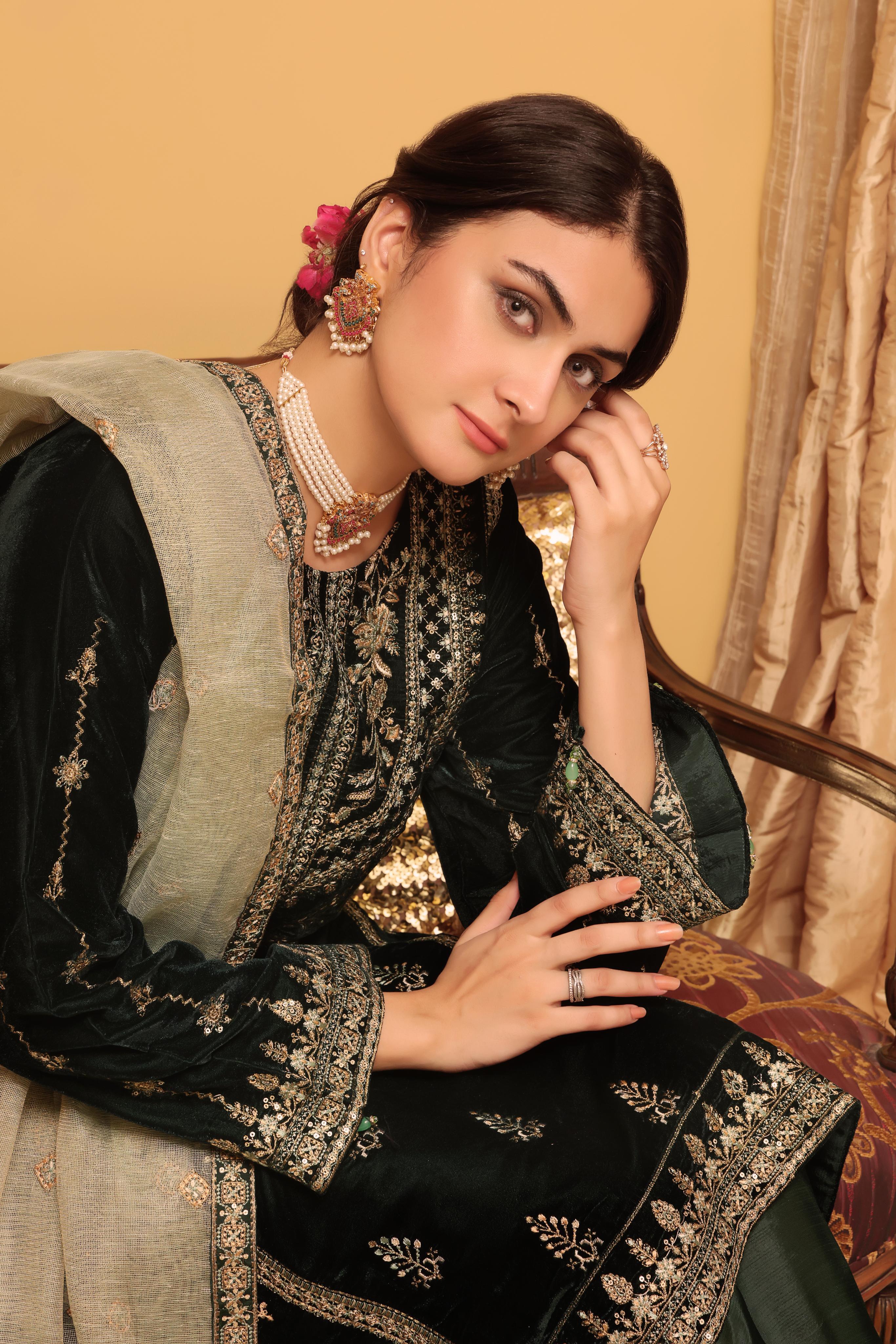 Dressline Unstitched 3 Pc Emb Luxury Velvet Collection