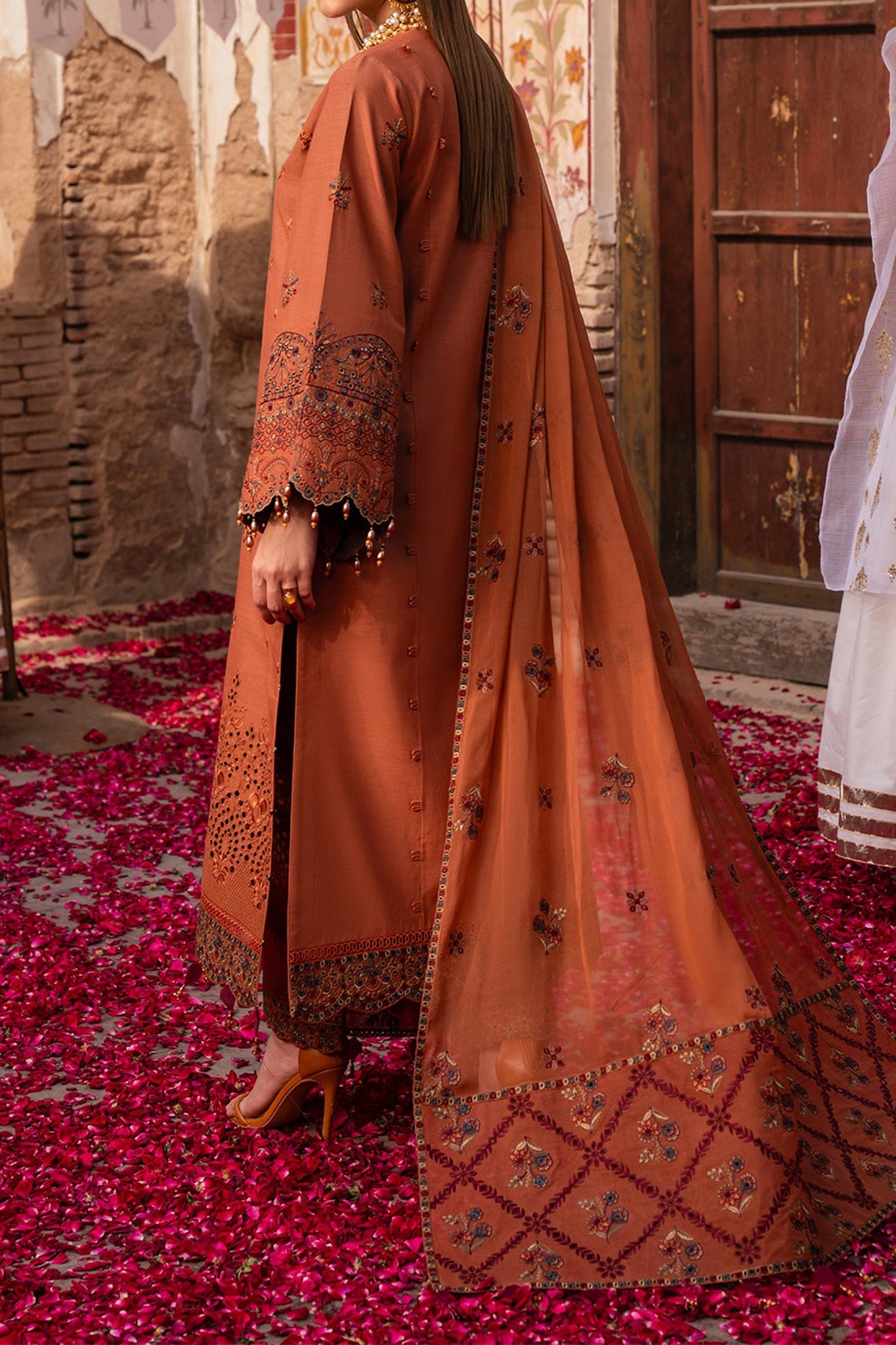 Rawayat By Alizeh Unstitched 3 Piece Luxury Emb Lawn Collection'2024-07-Manat