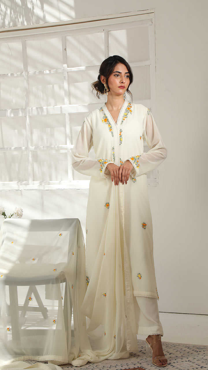 Chic Chiffon By Najia Zia Stitched 3 Piece Chiffon Collection'2025-DAFFODILS