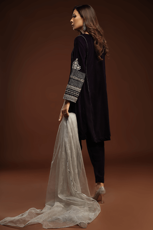 Bagh E Makhmal By Zaaviay Stitched Halima (Three Piece)