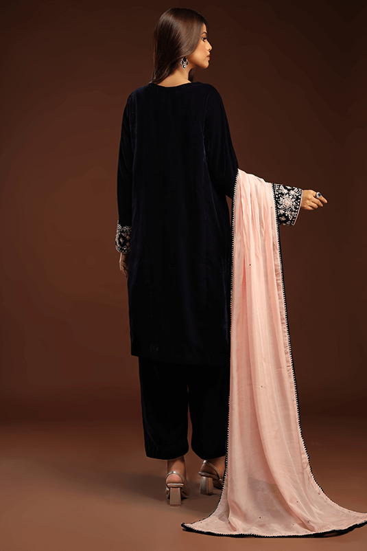 Bagh E Makhmal By Zaaviay Stitched Arooj (Three Piece)