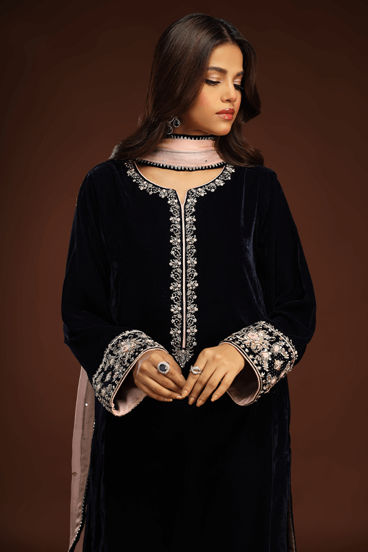 Bagh E Makhmal By Zaaviay Stitched Arooj (Three Piece)