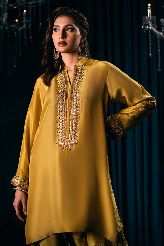 Lux Edit By Zaaviay Stitched Honey Bee (Three Piece)