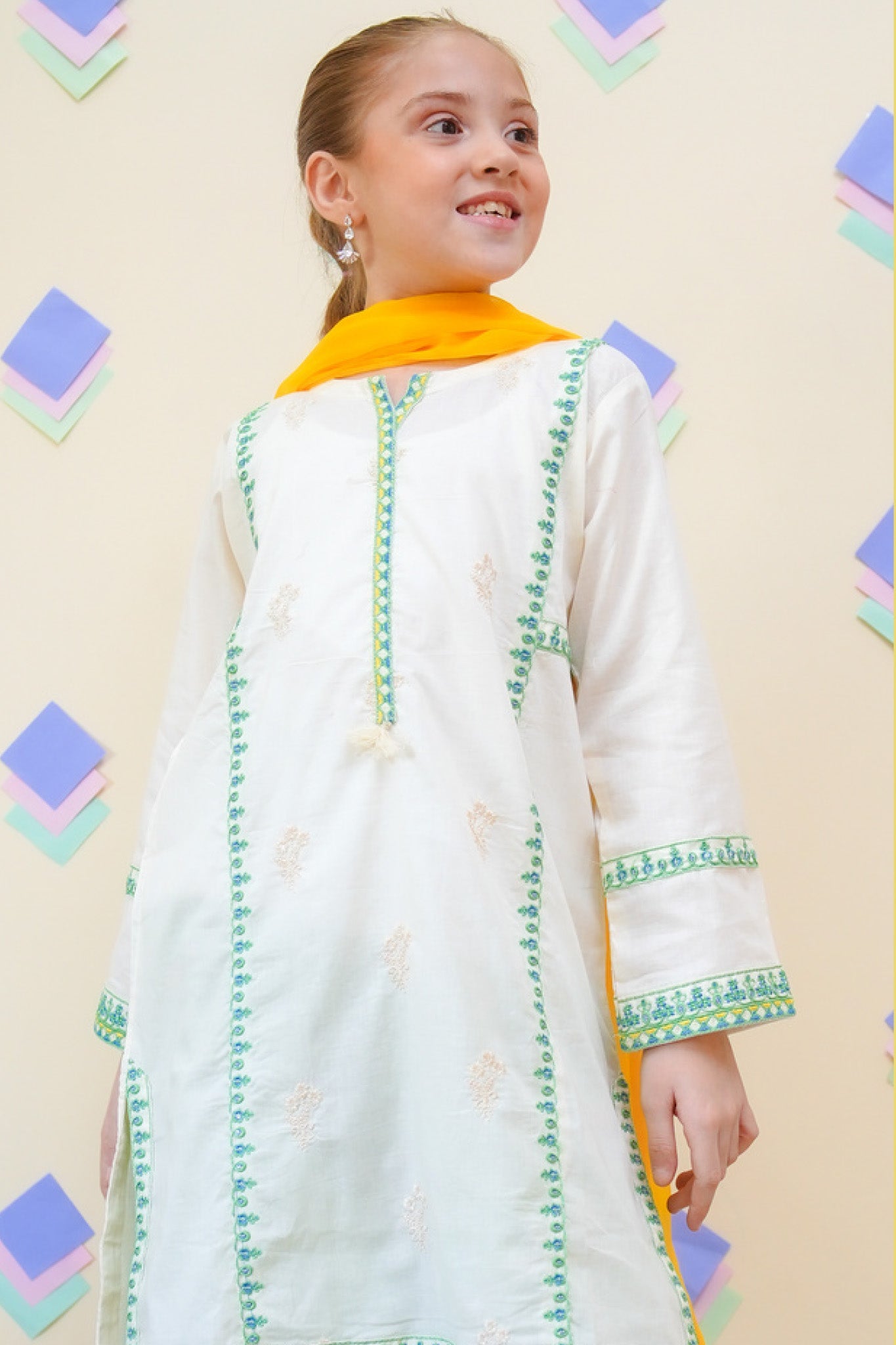 Shanzey Stitched 3 Piece Emb Lawn Farshi Edit Collection'2025-SHK-4431