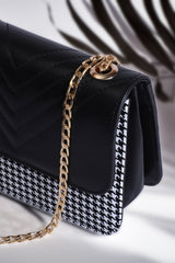 Fineur Shoulder Bag ChevronFlap - Black