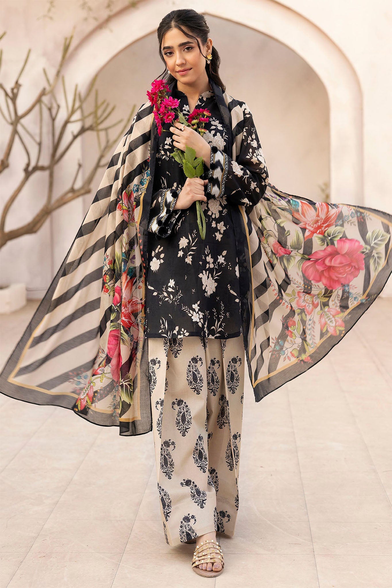 Rang By Motifz Unstitched 3 Piece Printed Lawn 2 Collection'2025-5515-Rita