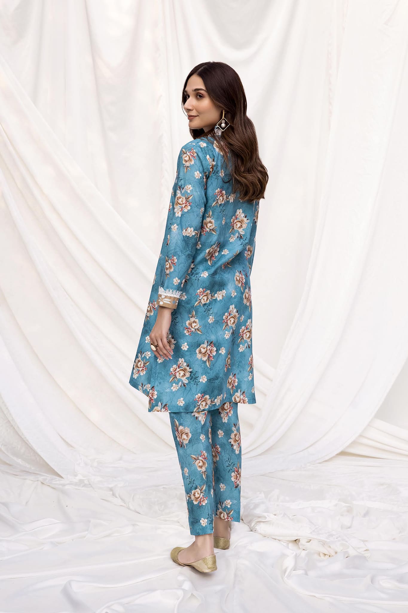 Blumm by Esra Stitched 2 Piece Printed Cambric Chp-02 Collection'2022-B-08-Ferozi