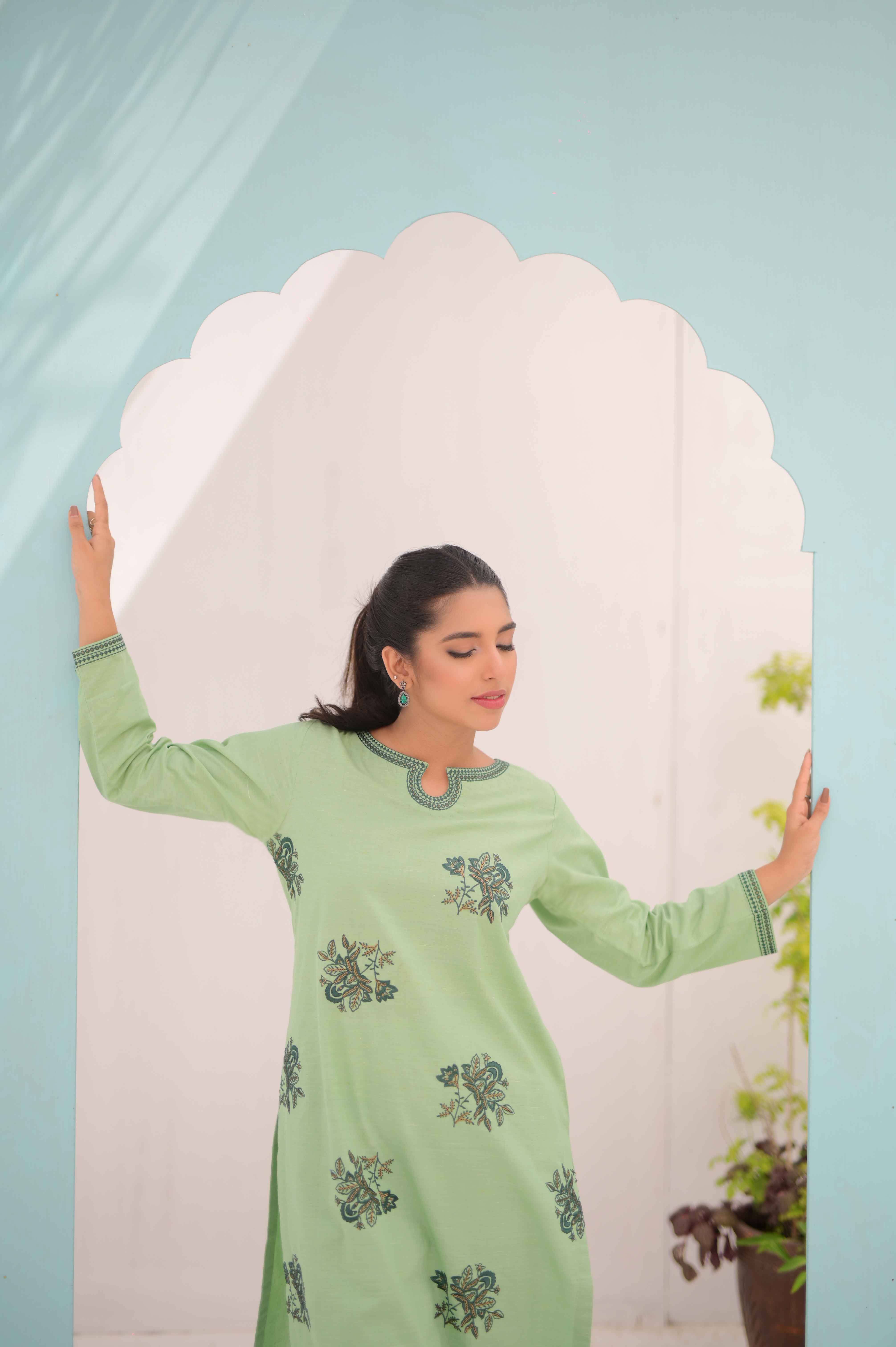 Noor E Gul By Tehzeeb Threads Floral Collection-Embroidered Cotton Stitched 2 Piece (Shirt / Trouser)-TE-04