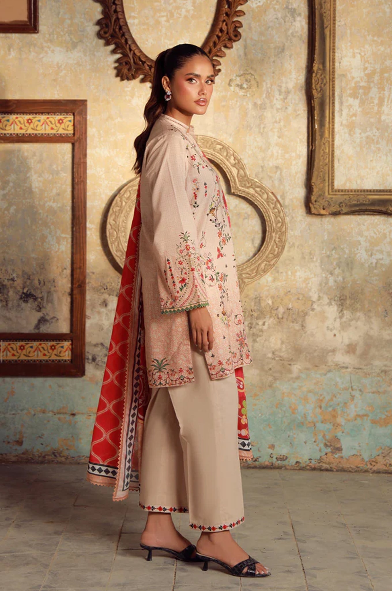 Elara By Sahar Unstitched 3 Piece Printed Cambric Fall Collection'2025-AW1-25-08-UNS