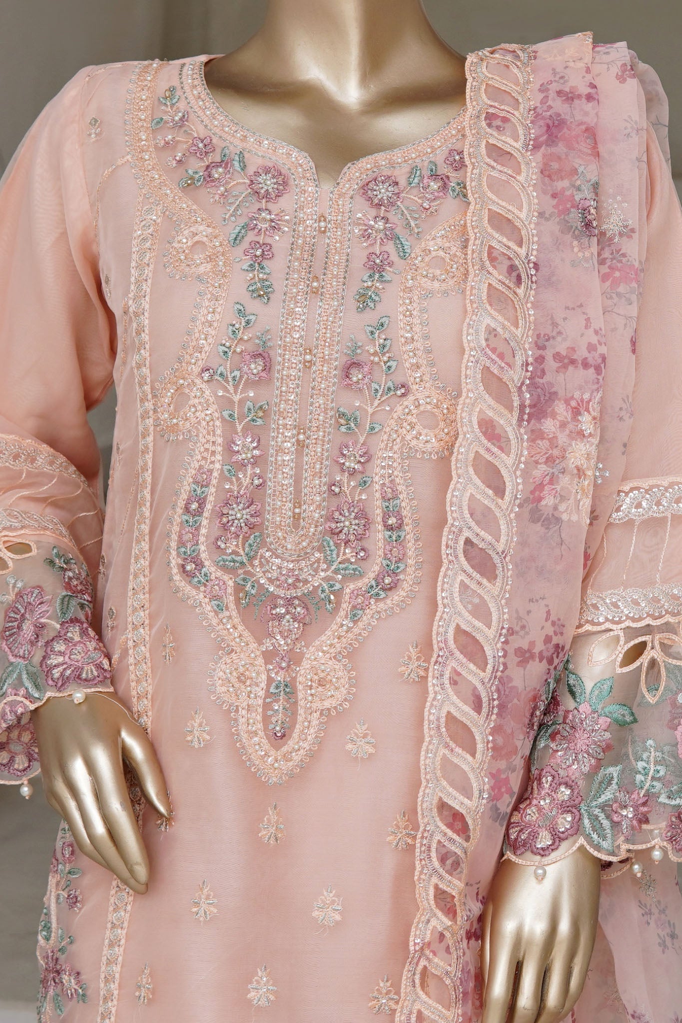Mahpara by Sada Bahar Stitched 3 Piece Festive Formals Vol-17 Collection'2025-B-33-PINK