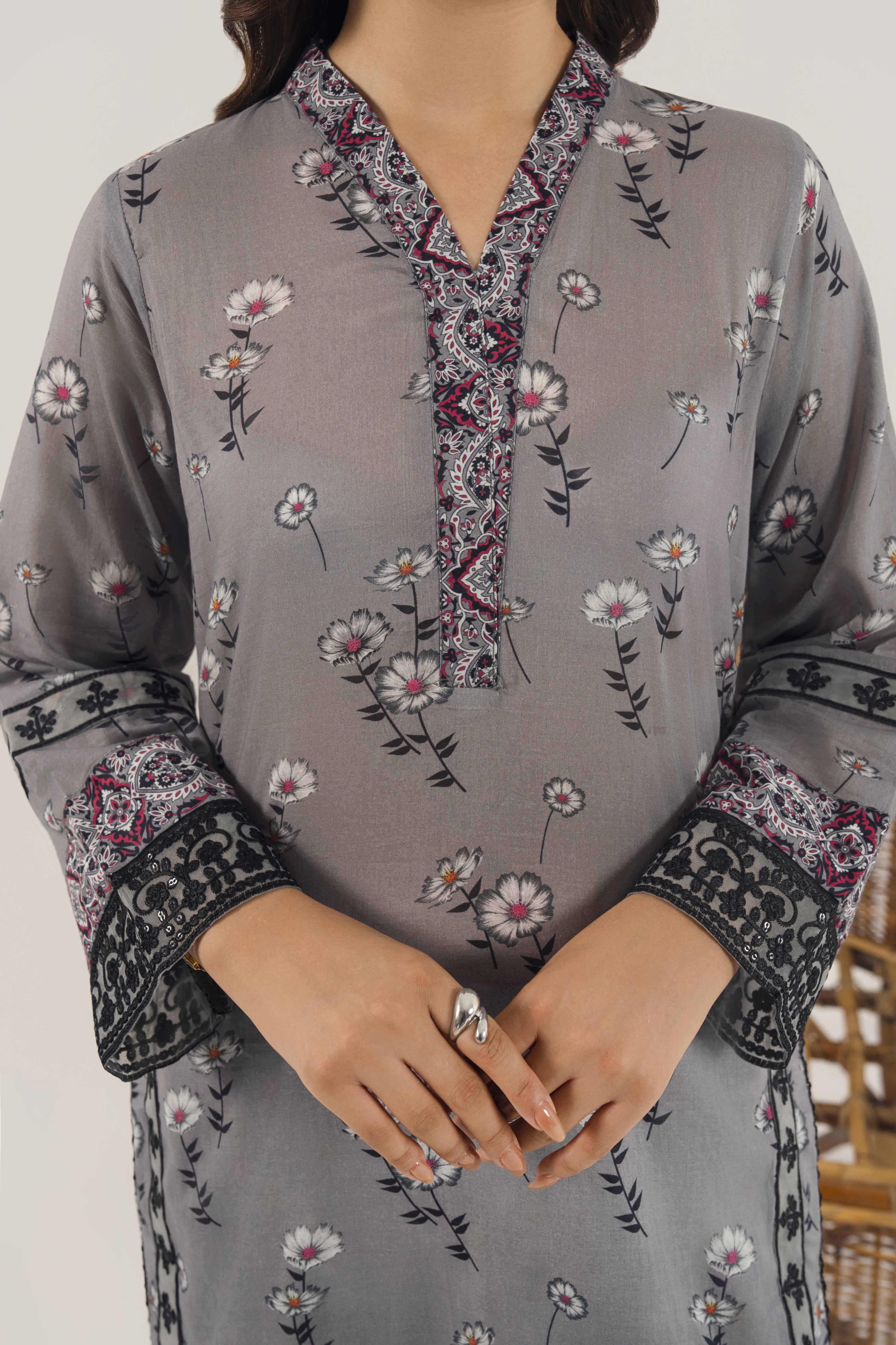 Zoya Zafar Stitched 3 Piece Lawn Collection'2025-Elegant Look