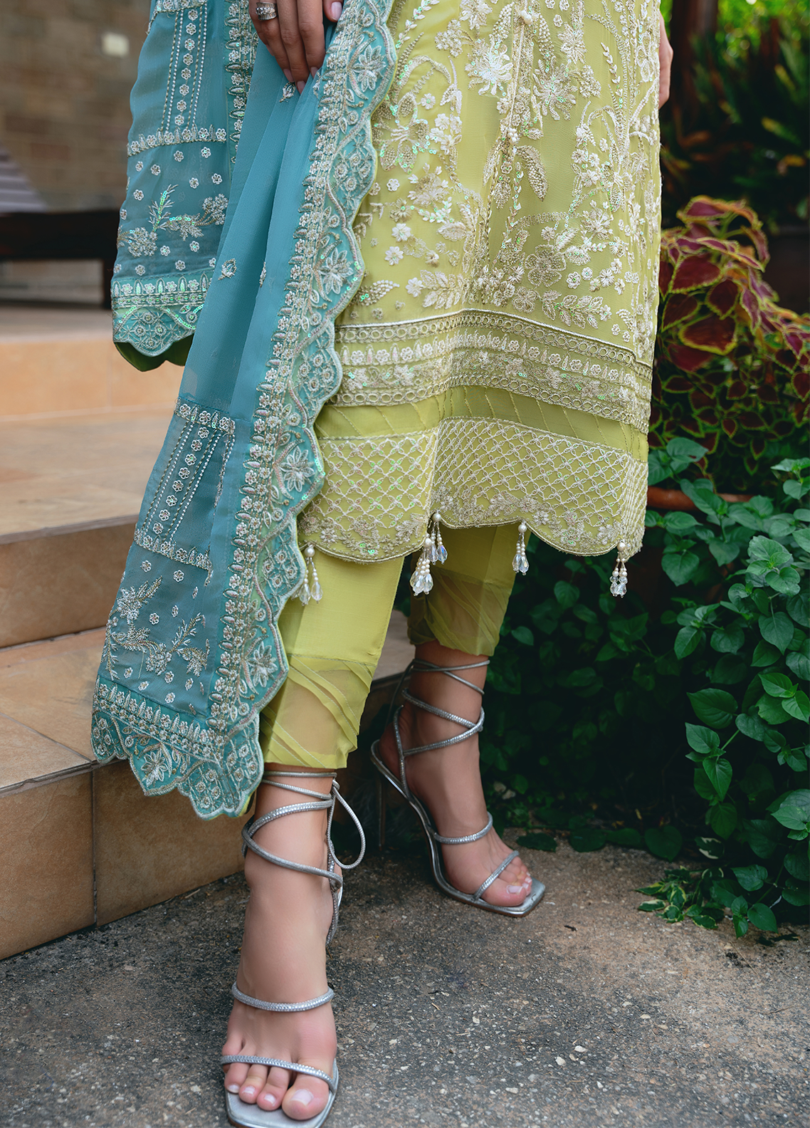 Gulaal Stitched 3 Piece Luxury Emb Pret Collection'2025-Amary (GL-EP-2024-17)