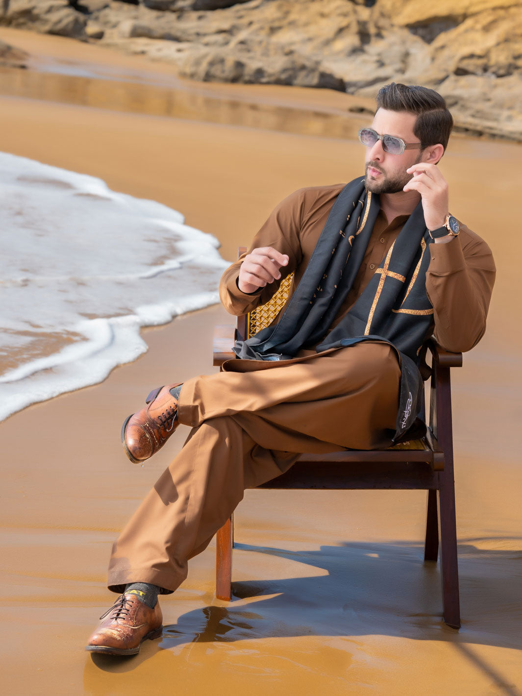 Tng By Md Men Stole Collection-Alfaz E Iqbal Stole (Black-Men)