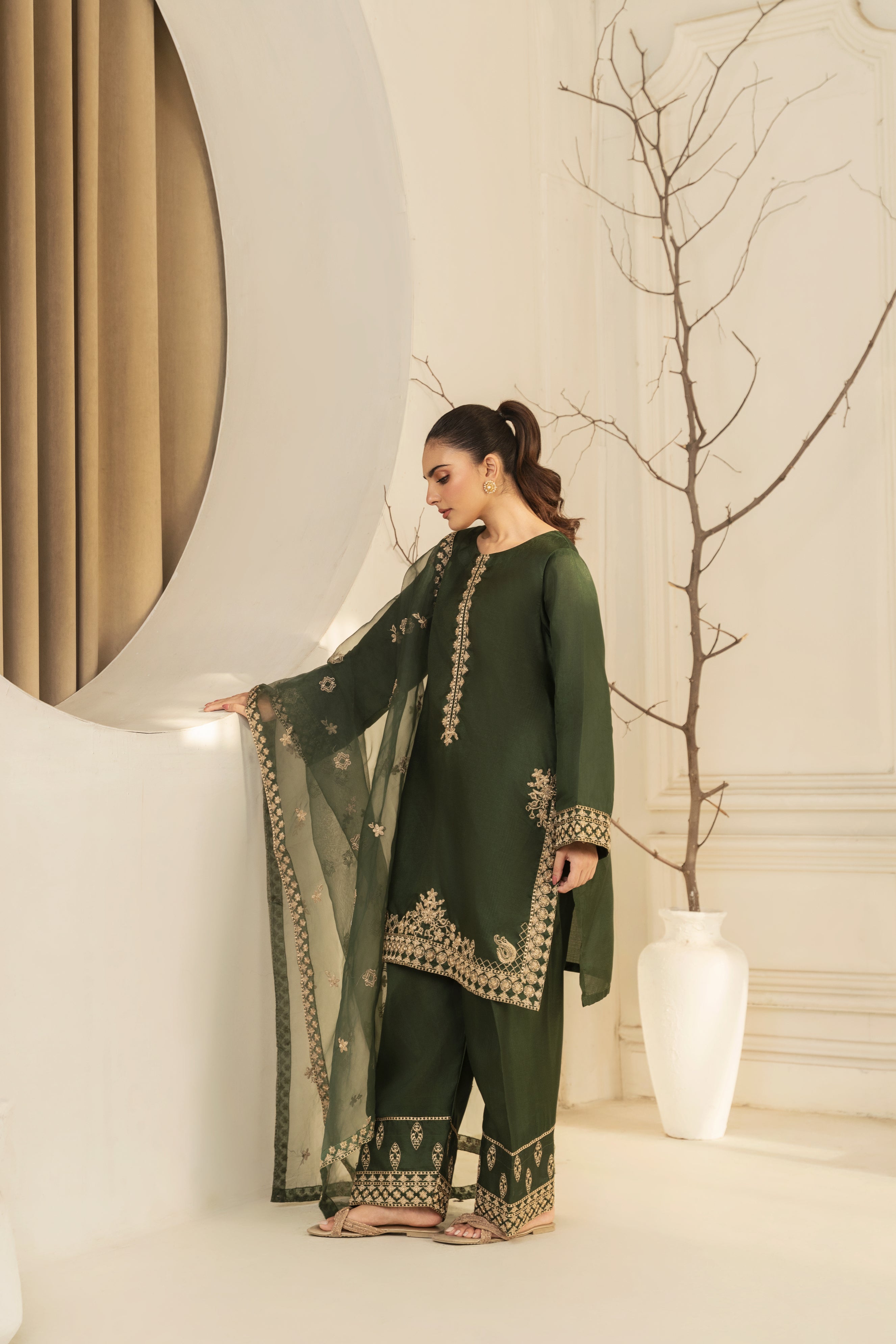 Zoya Zafar Stitched 3 Piece Silk Collection'2025-Farshi Shalwar 09