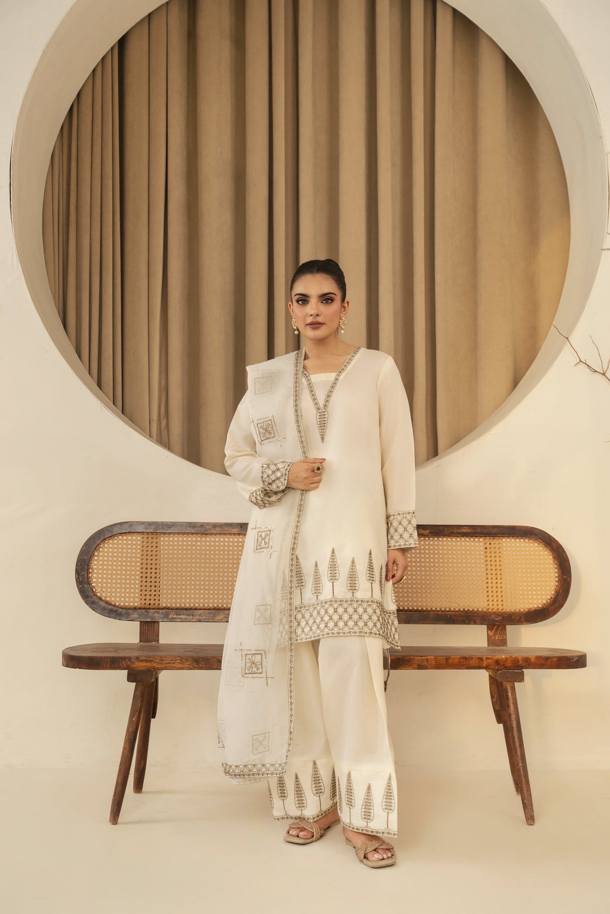 Zoya Zafar Stitched 3 Piece Silk Collection'2025-Farshi Shalwar 10