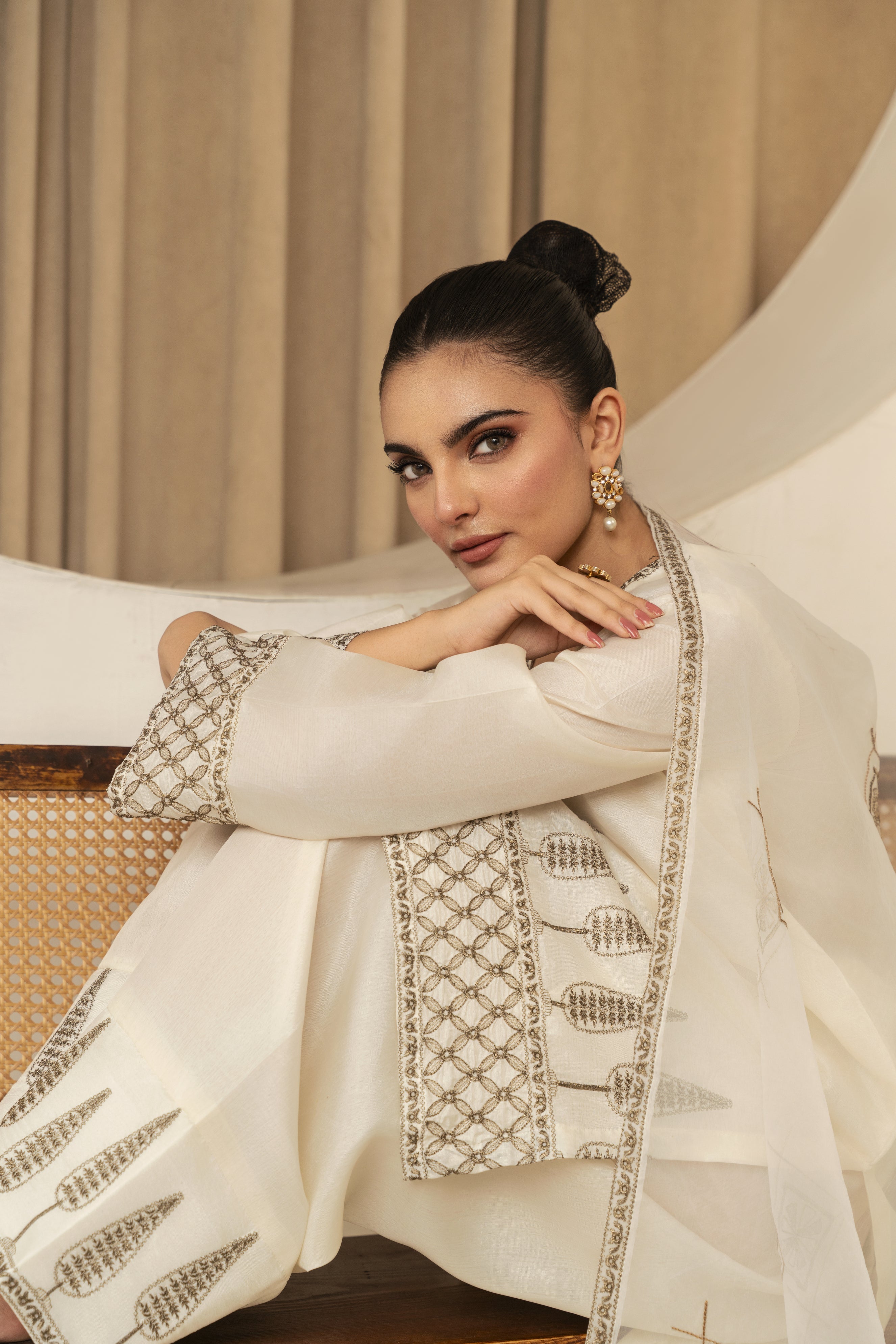 Zoya Zafar Stitched 3 Piece Silk Collection'2025-Farshi Shalwar 10