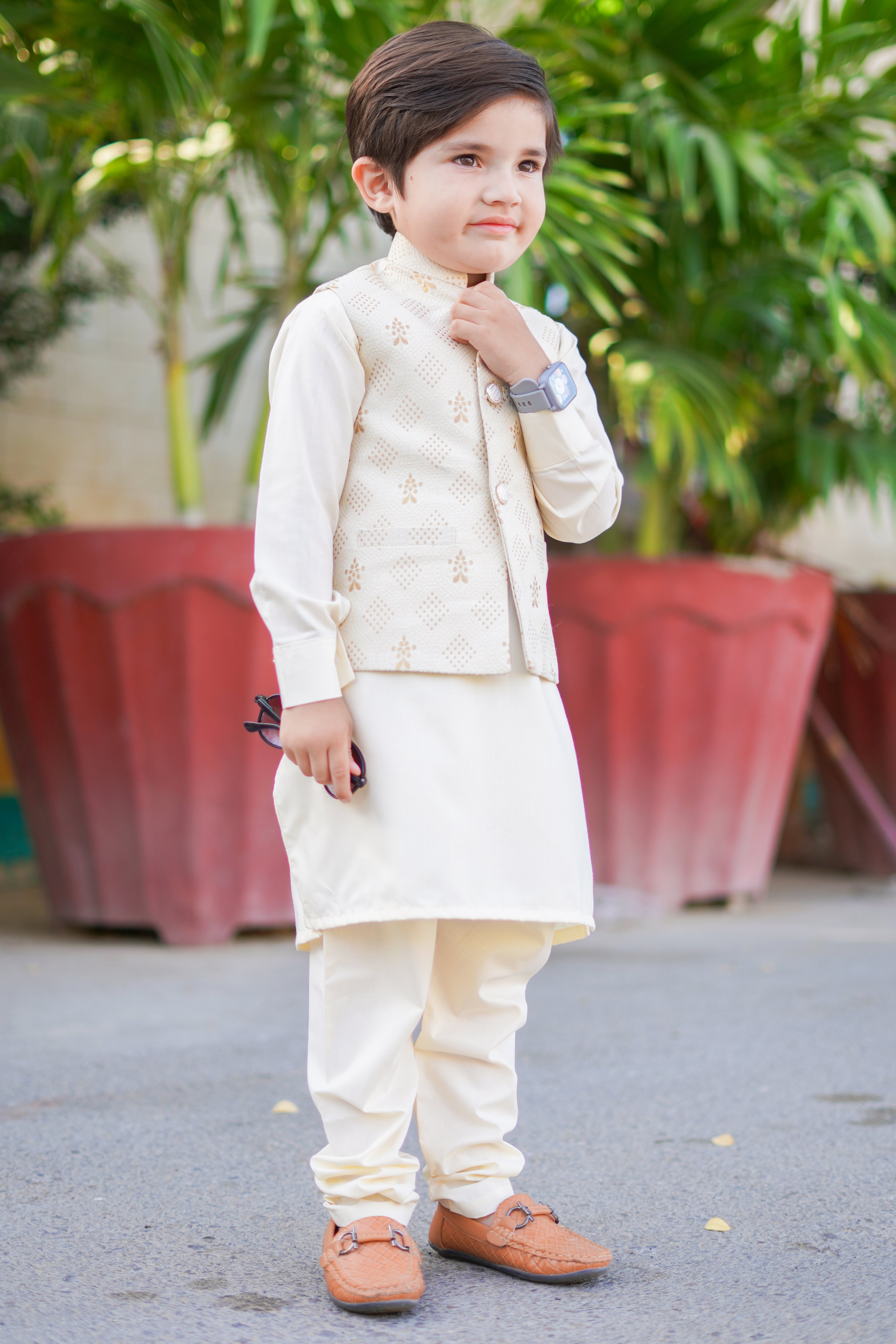 Hassanjee x Shomi
