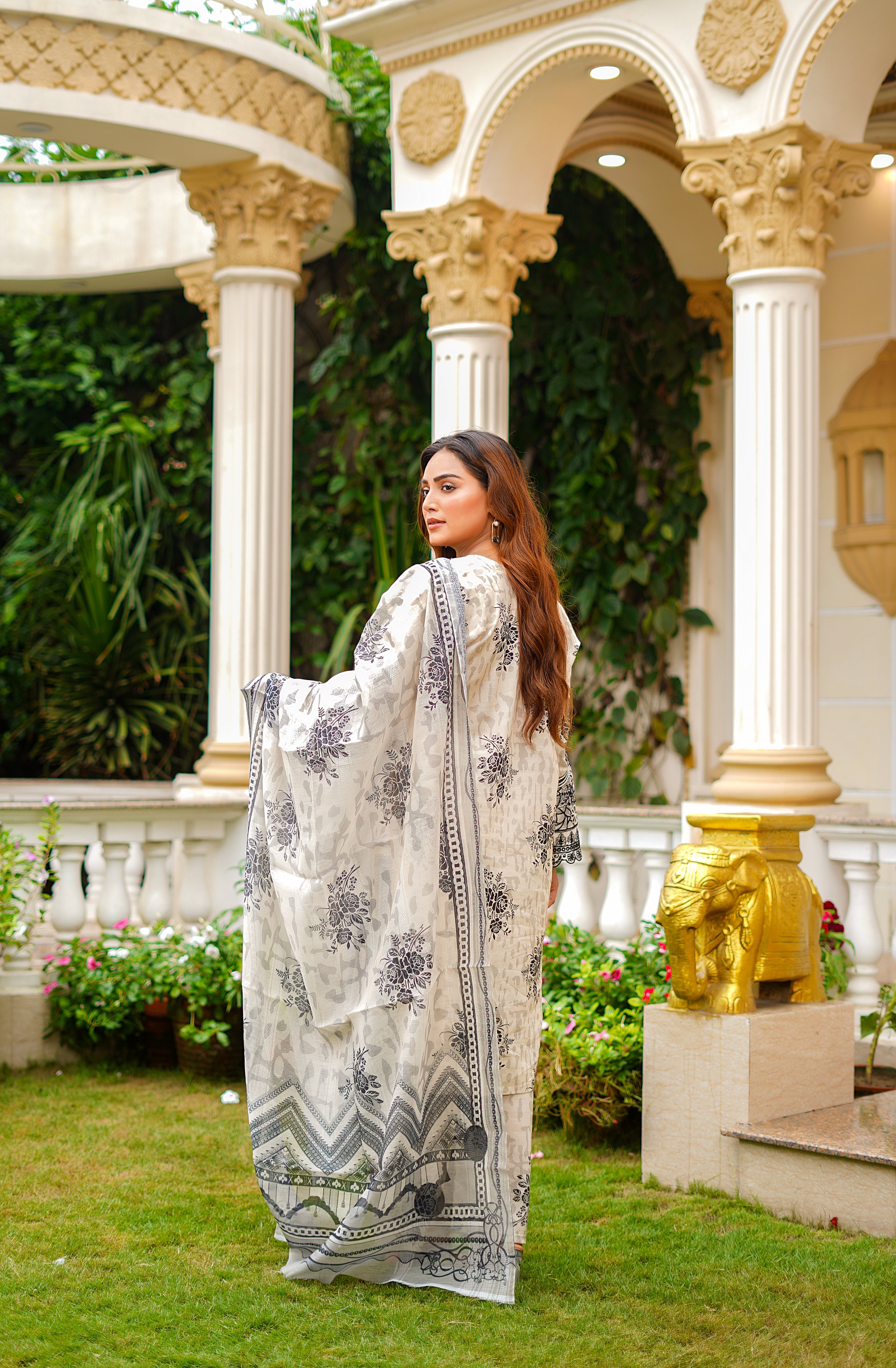 Rang E Gulposh Stitched 3 Piece Lawn Collection'2025-RNG-1217