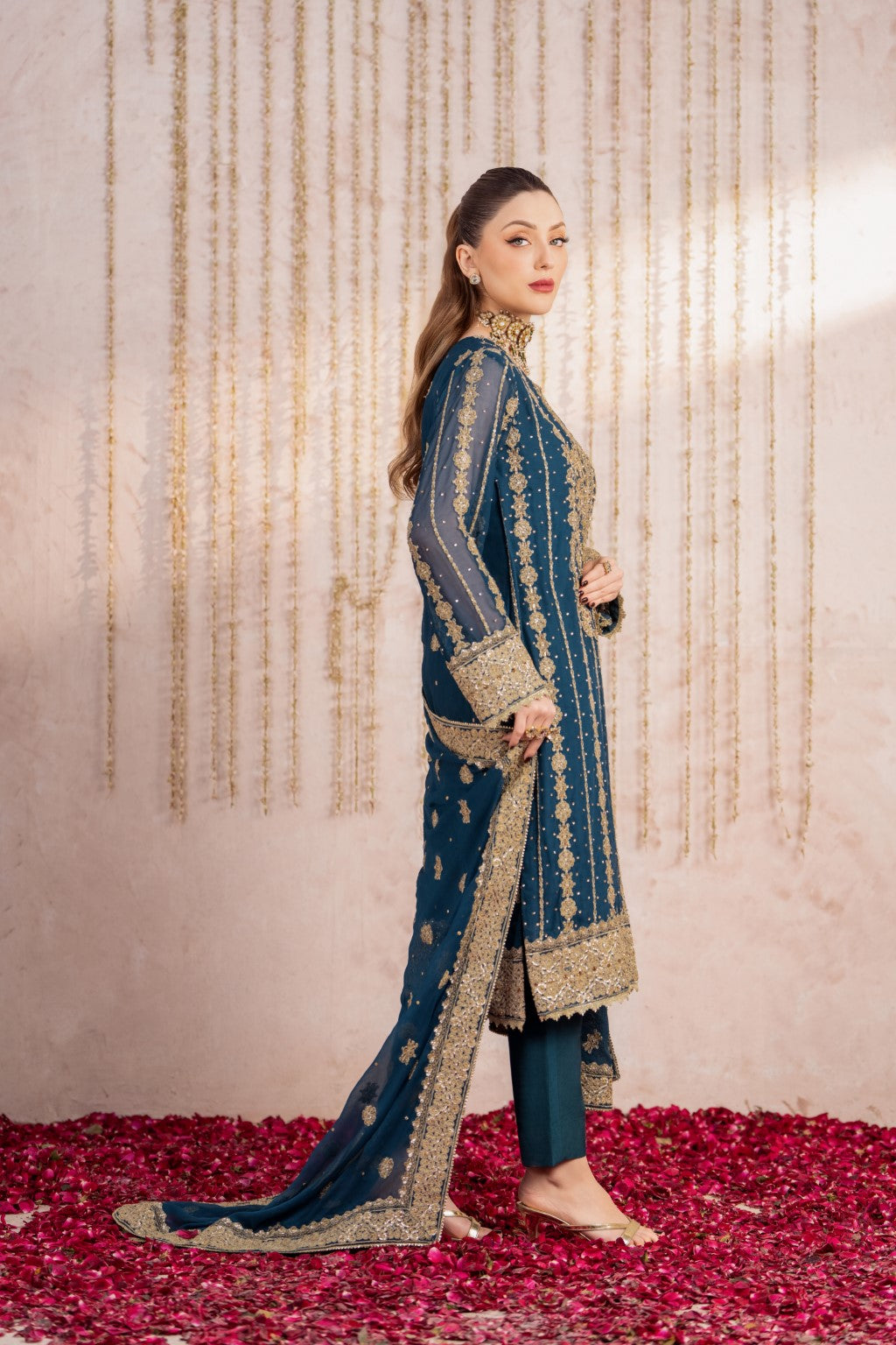 Pehli Nazar By Meeral Stitched 3 Piece Formals Collection'2025-Roop