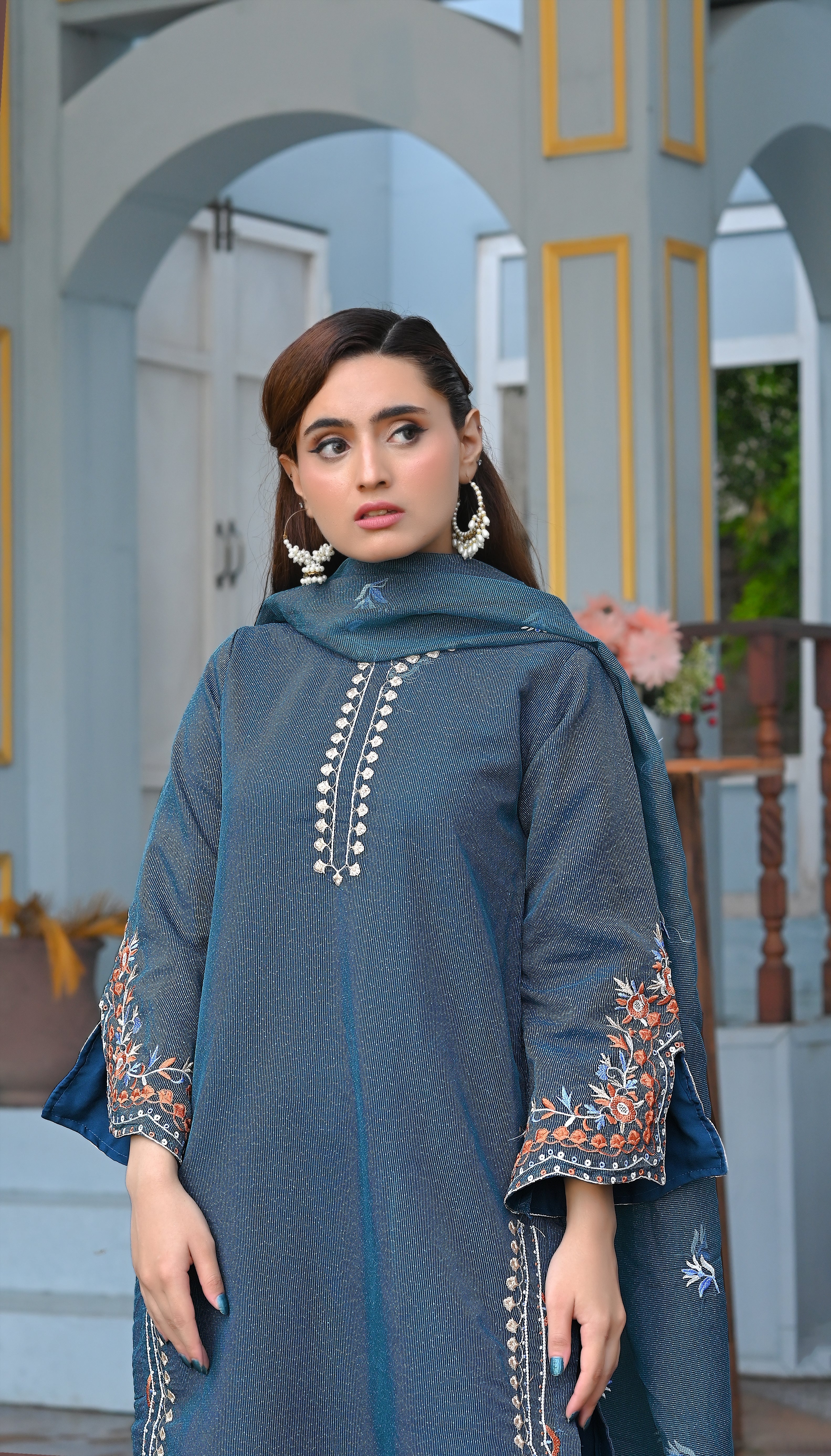 Zaib E Hoor Multi Embroidery Stitched 3-pc Suit