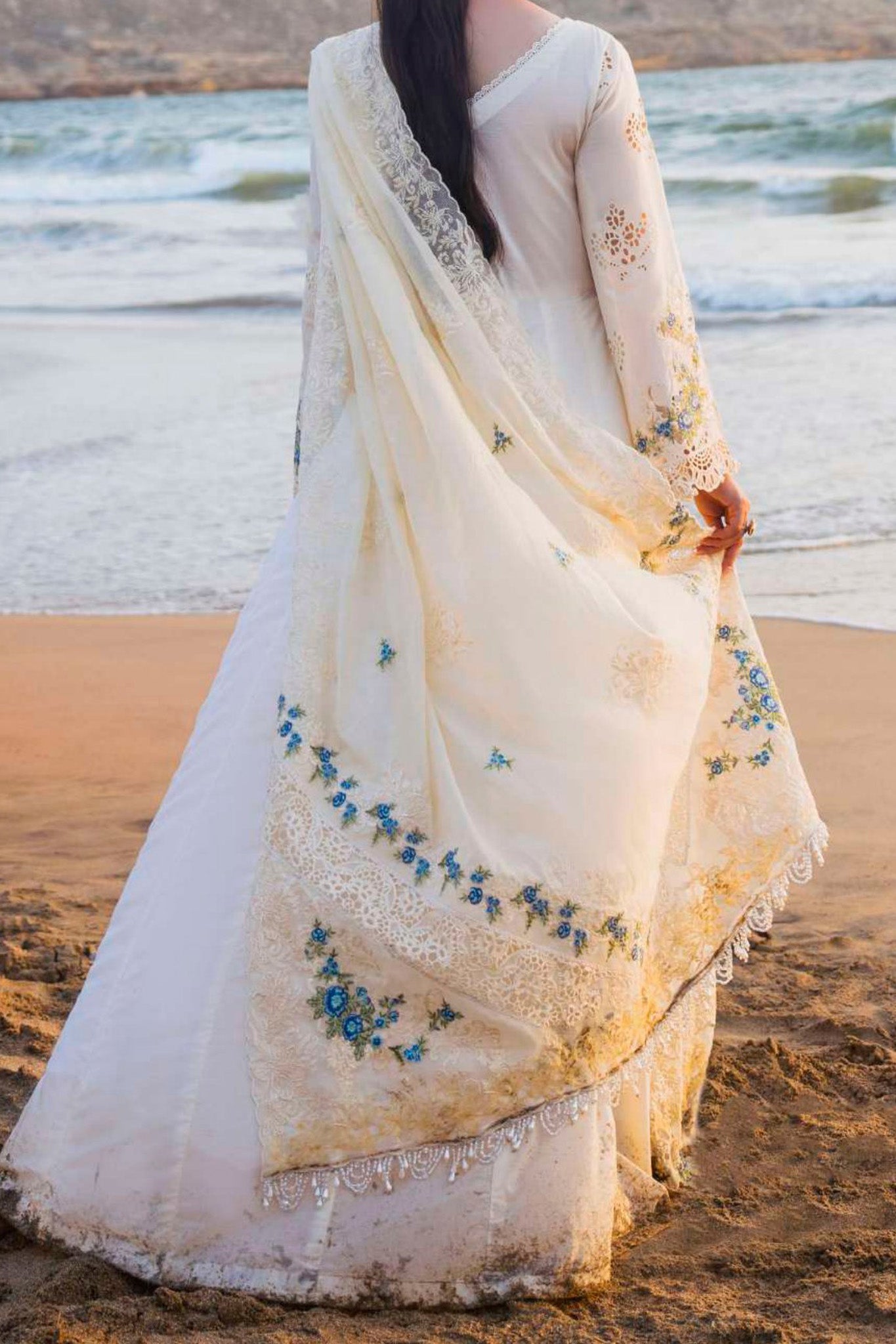 Hai Kuch By Elaf Unstitched 3 Piece Festive Emb Lawn Collection'2024-EHK-03-B-Ayra