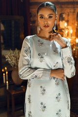 Nefertiti By Zaaviay Stitched Hieroglyph (Three Piece)