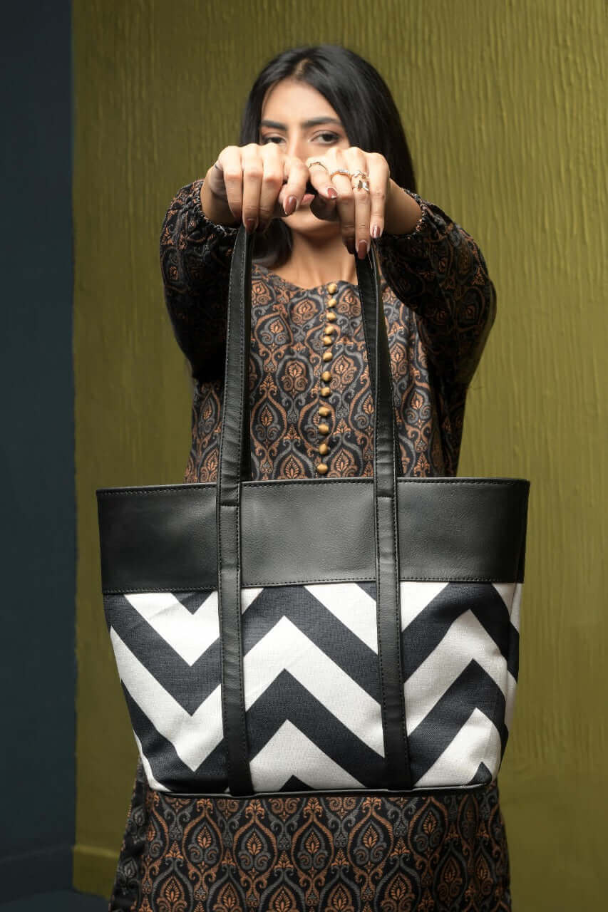 CANBERRA BLACK - LEFTOVER - Bag X