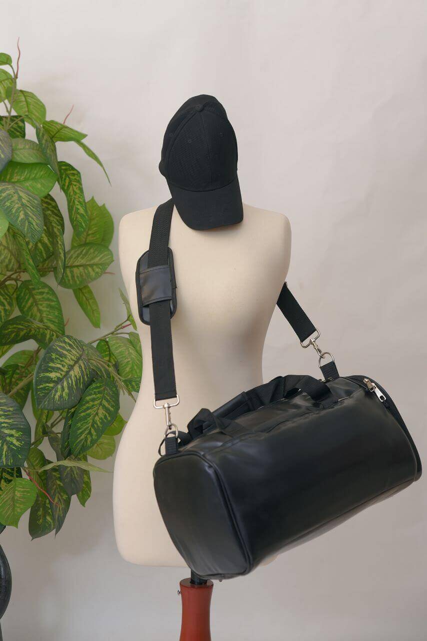 ZORRO DUFFEL BLACK - LEFTOVER - Bag X
