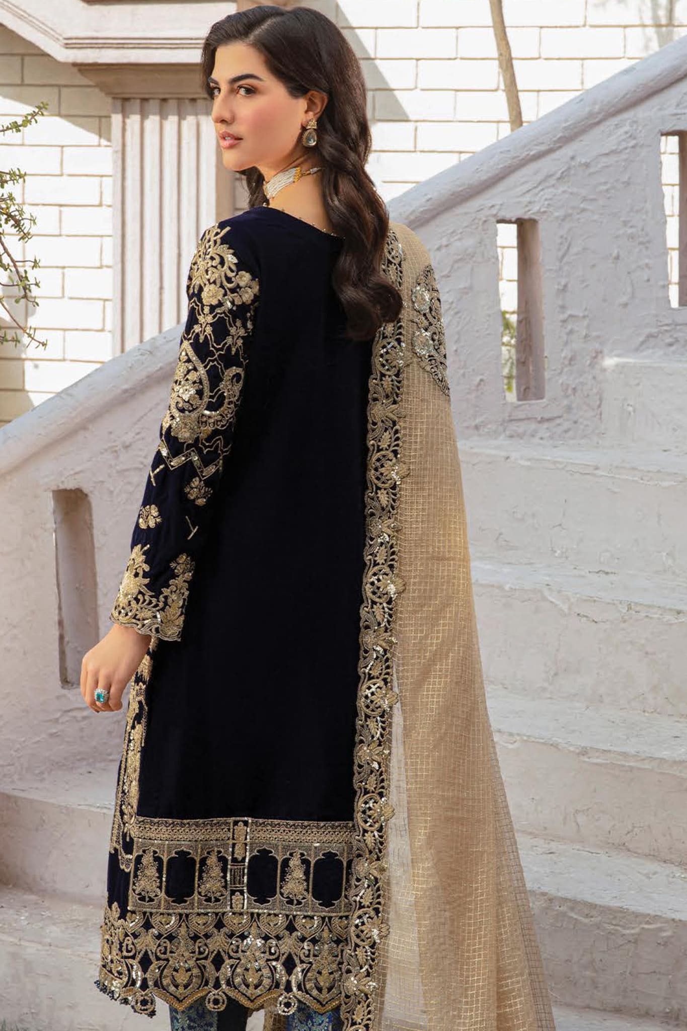 De Velour by Imrozia Unstitched 3 Piece Embroidered Velvet Collection'2022-IV-09-Amour