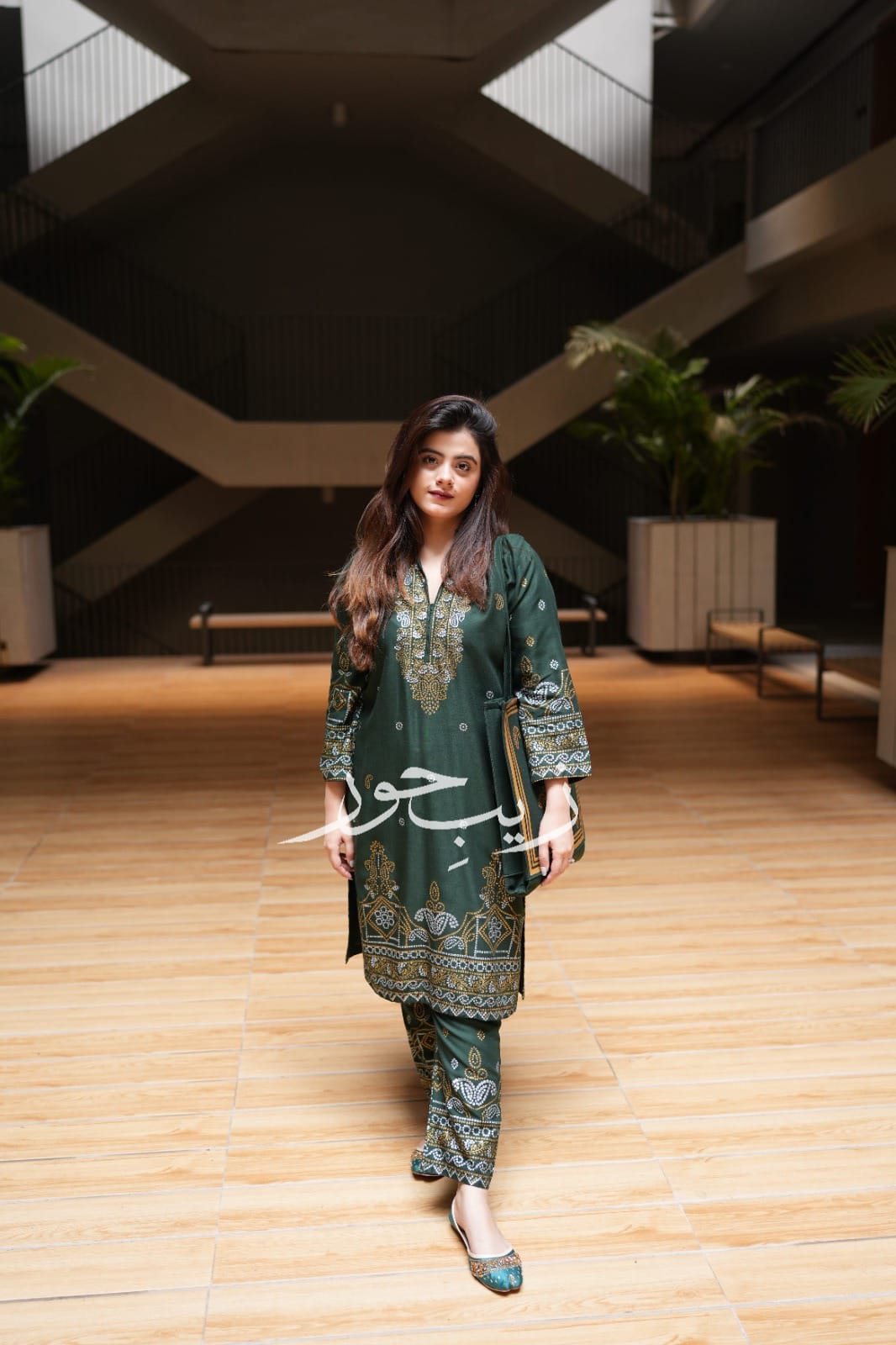 Zaib E Hoor ROSEATE THREADS 2PC Stitched With FREE HAND BAG GIFT
