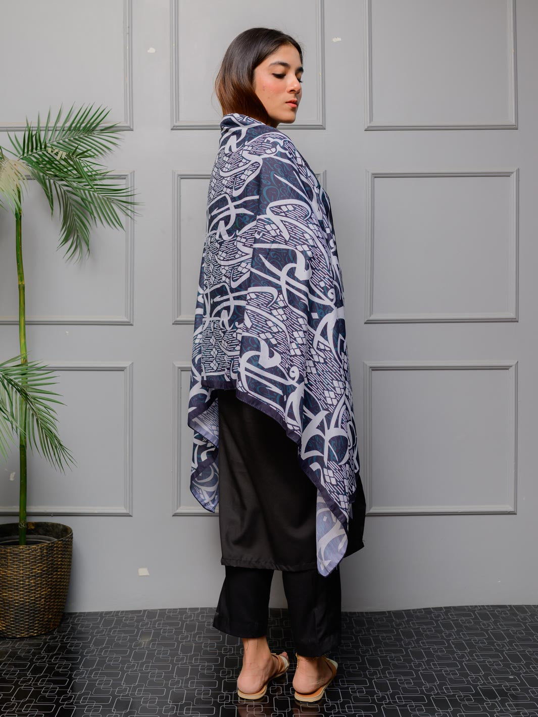 Tng By Md Odhni Collection-Mehar  (Black)