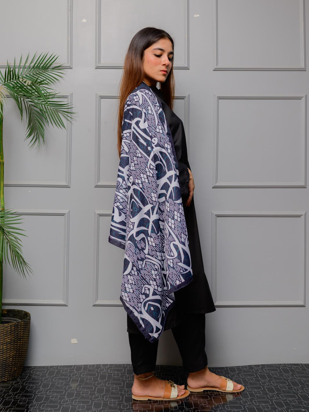 Tng By Md Odhni Collection-Mehar  (Black)