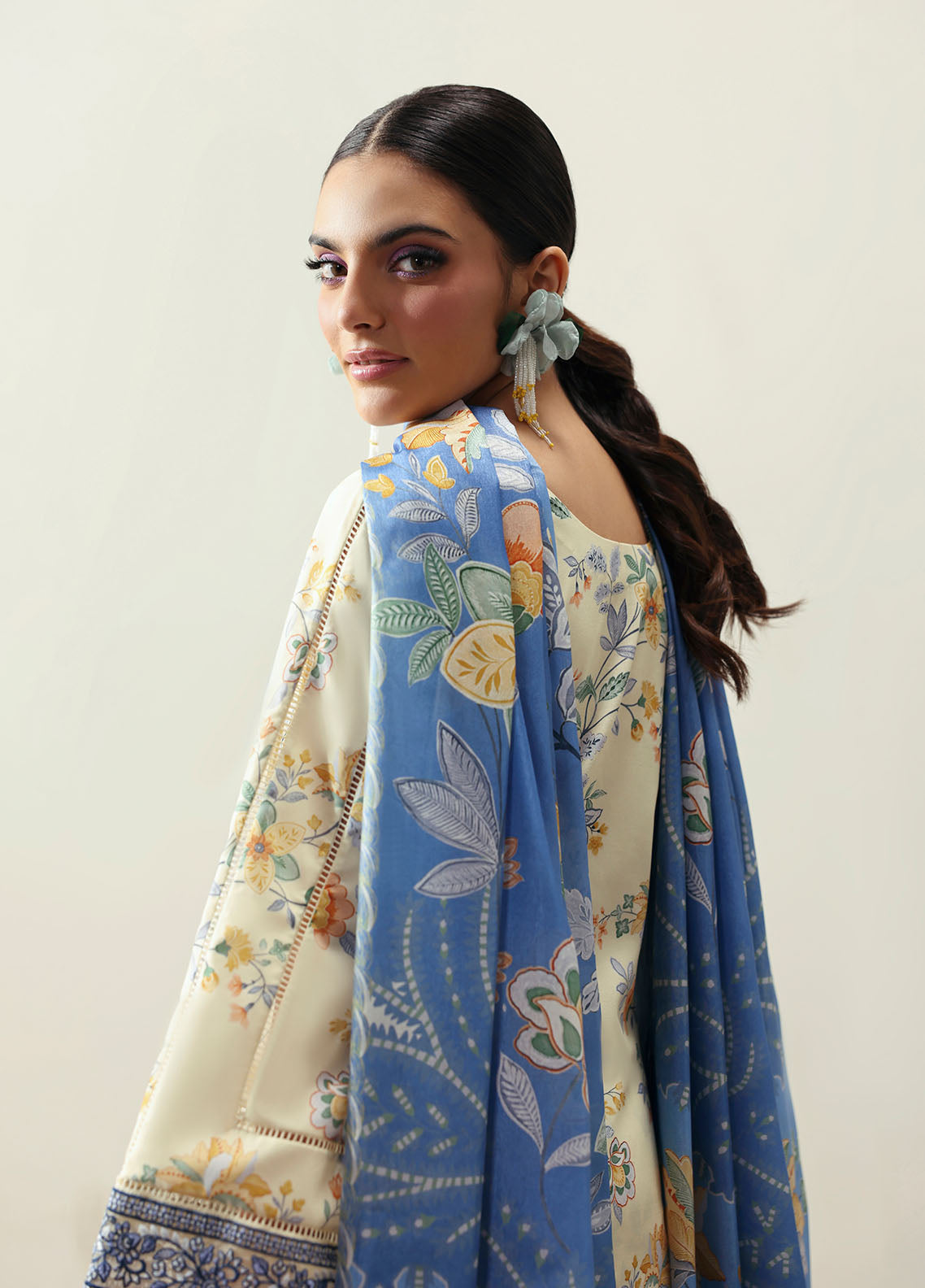 Gulaal Stitched 3 Piece Basic Lawn Collection'2025-Elaris