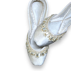 On Your Feets Emb Khussa-Pearl Lux