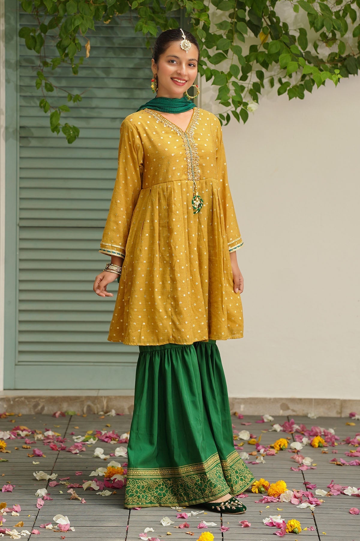 Ochre Clothing Slub Manar Hand Adda Work 3 Pc Suit Collection'2025-MHD-08