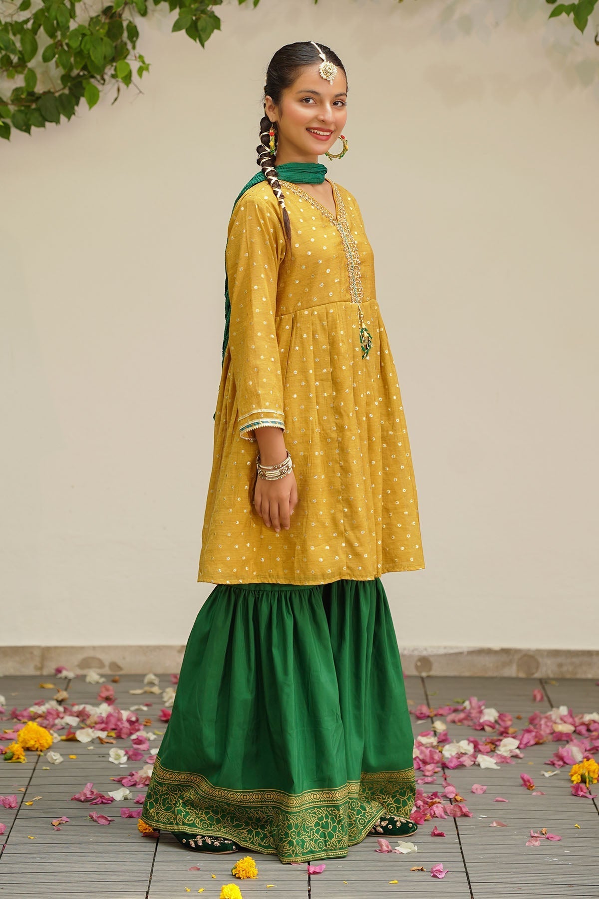 Ochre Clothing Slub Manar Hand Adda Work 3 Pc Suit Collection'2025-MHD-08