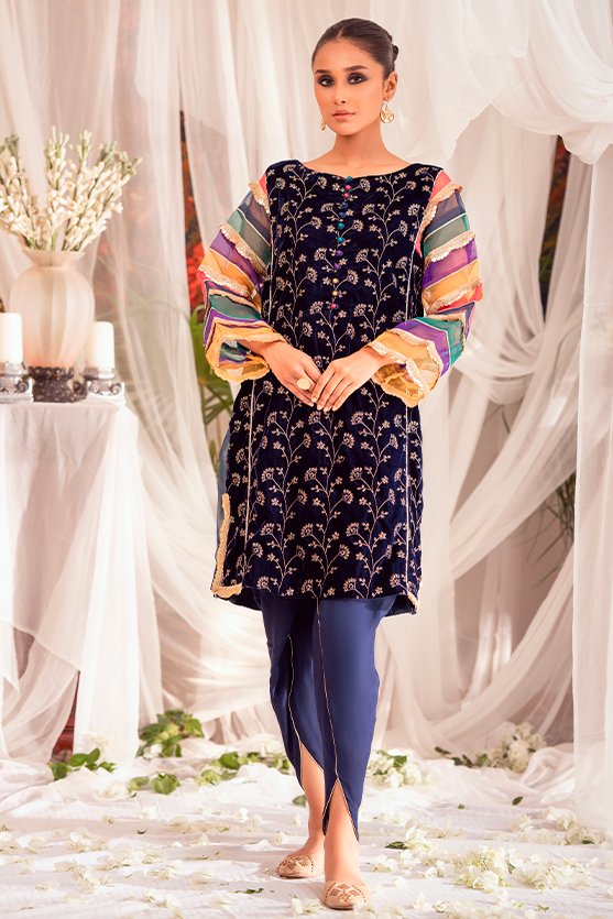 Bagh-E-Makhmal By Zaaviay Stitched Velvet Zarnish (Two Piece)