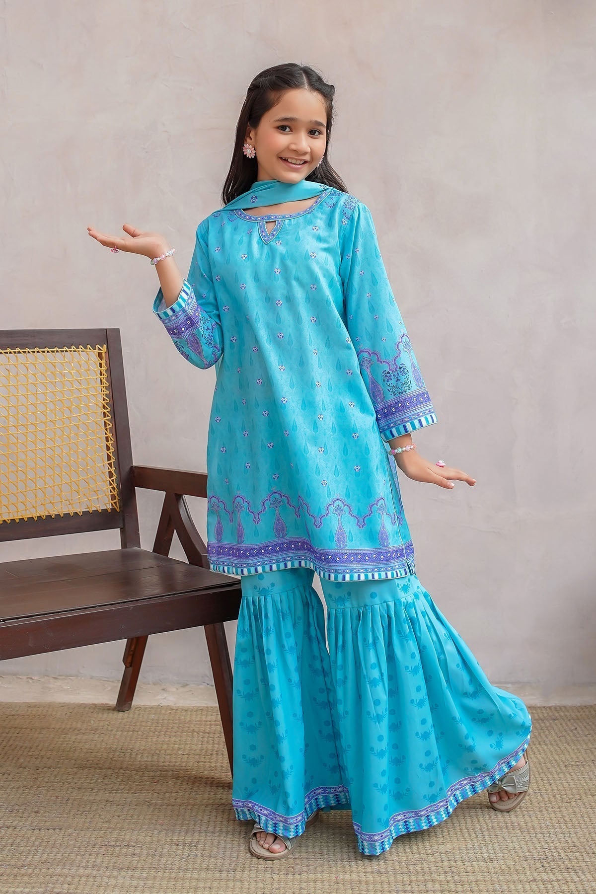 Elegant Swiss Lawn Digital Printed 3 Pc Suit ? Stylish, breathable, and perfect for any occasion. 