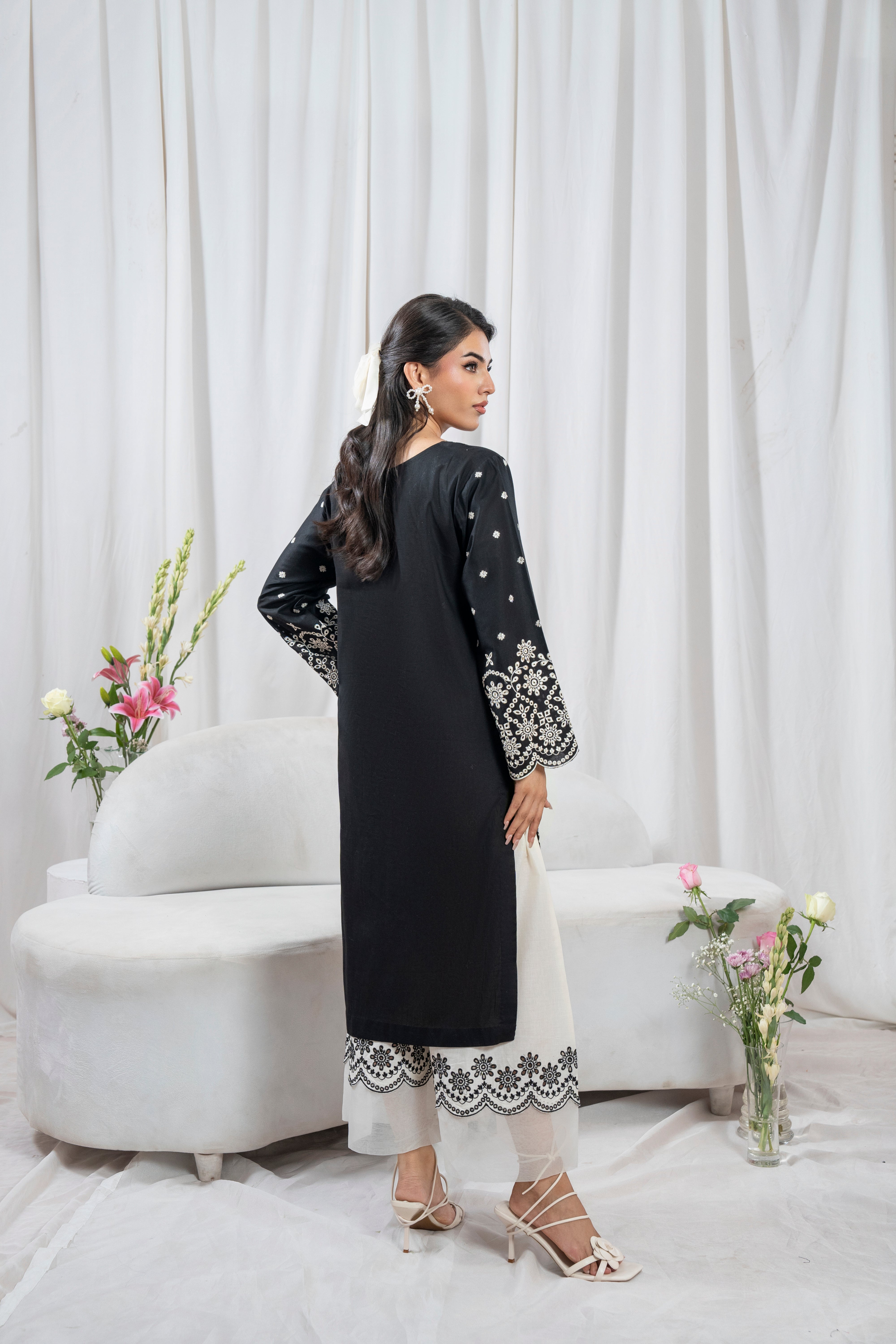 Zoya Zafar Stitched 2 Piece Cotton Collection'2025-Monochrome Maison