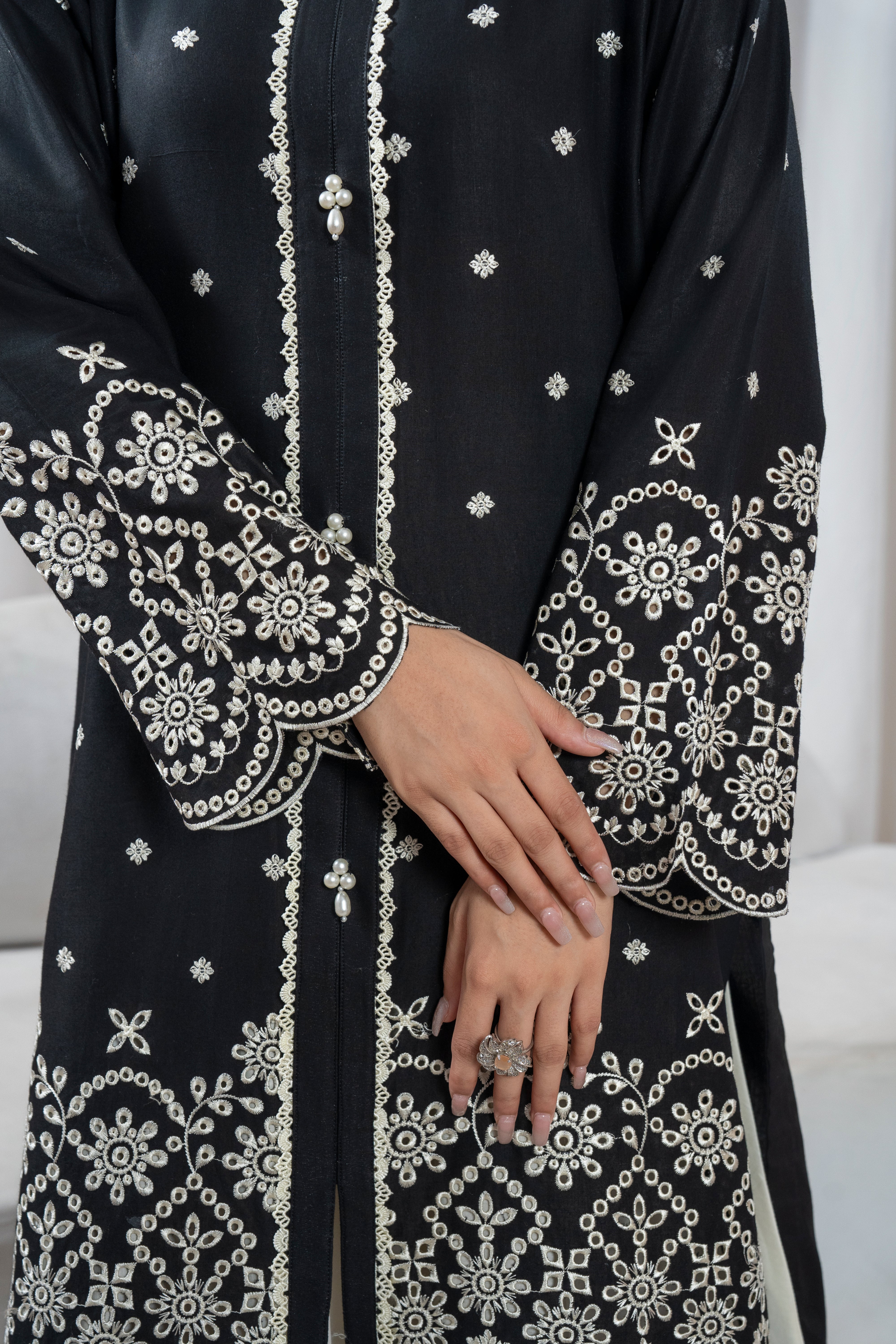 Zoya Zafar Stitched 2 Piece Cotton Collection'2025-Monochrome Maison